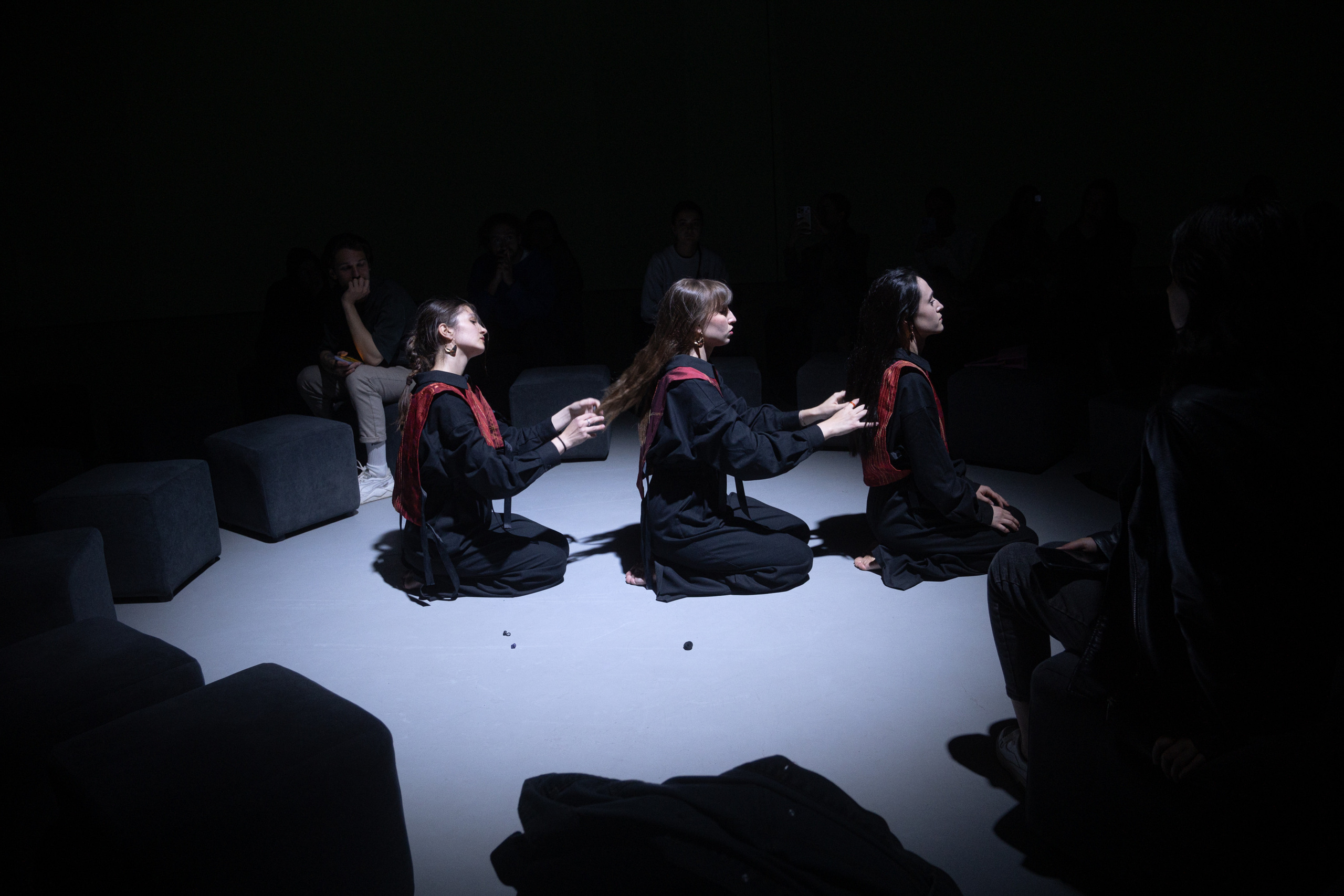 Мультимедийно-пластический перформанс Отражение. Репортажный фотограф в Казани Павел Серпокрылов