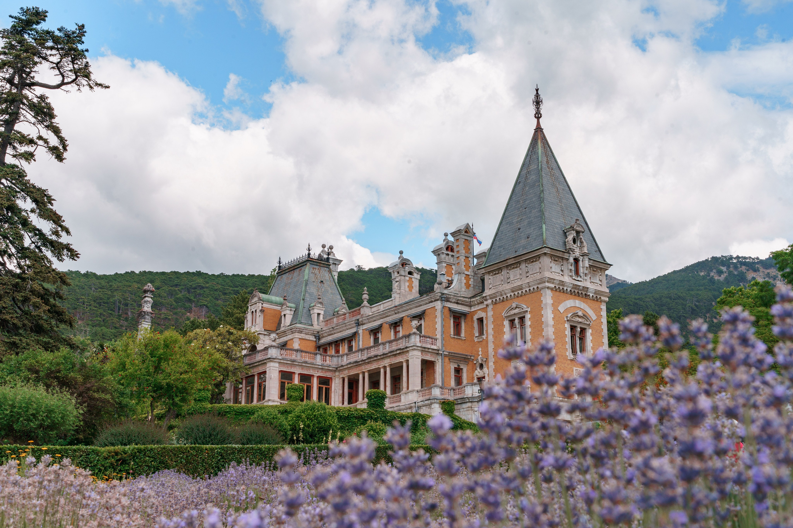Алупкинский дворцово-парковый музей-заповедник, Республика Крым. Репортажный фотограф в Крыму Ксения Гасица