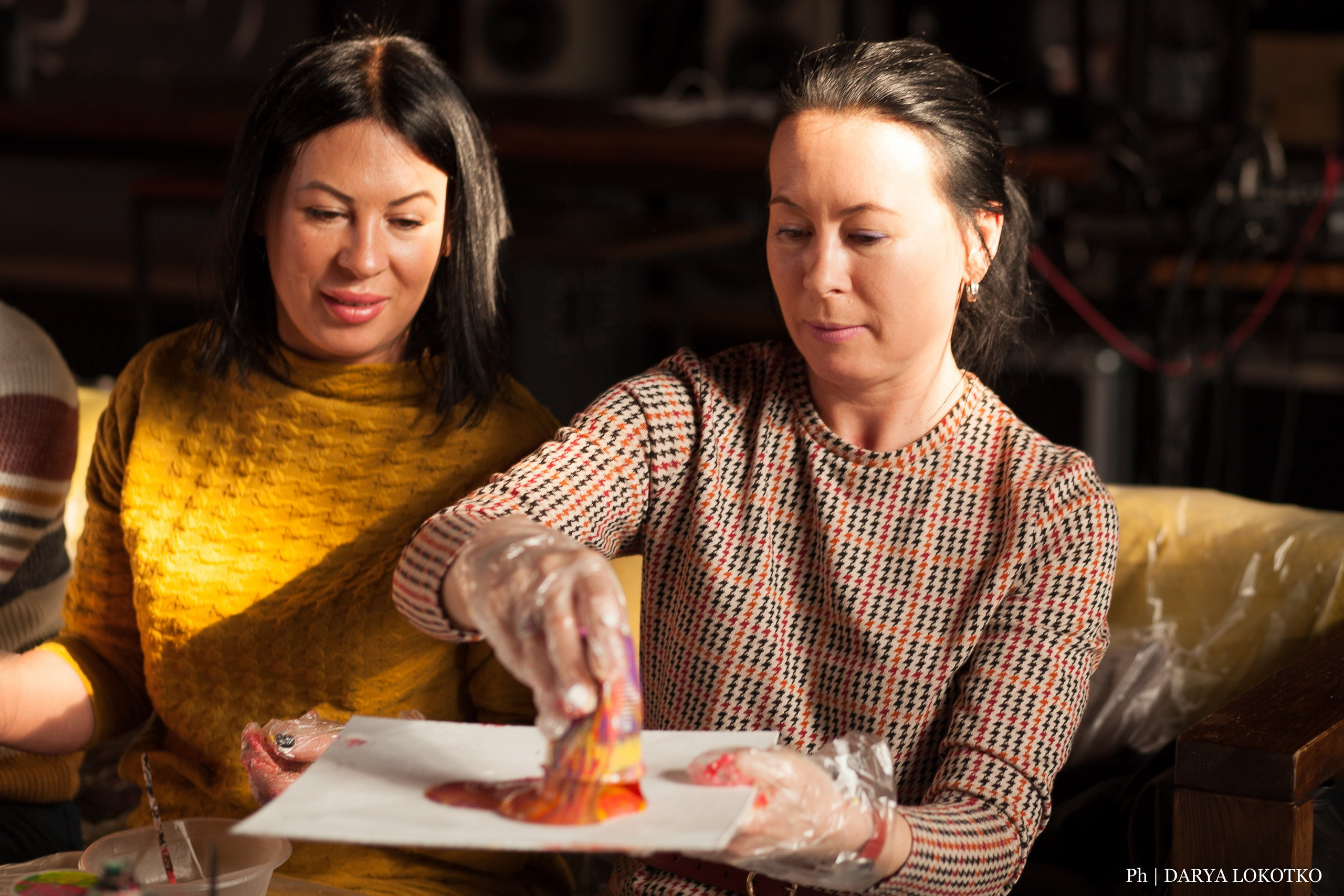 Мастер класс Fluid Art. Фотограф Дарья Локотко в Красноярске