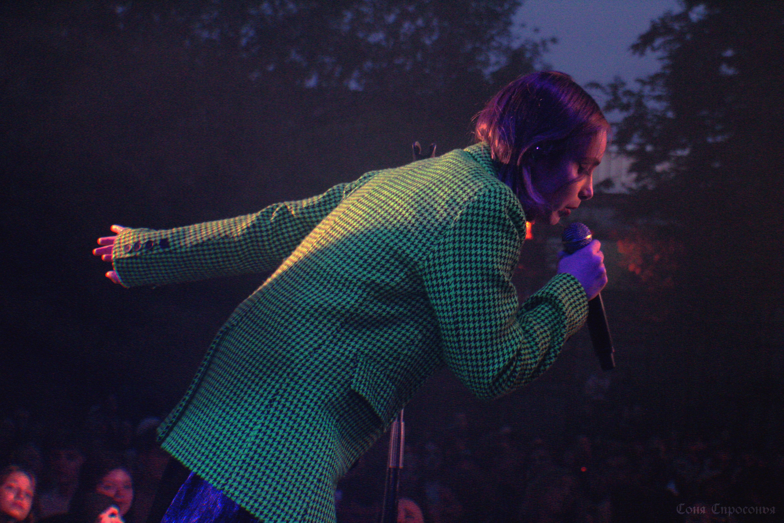 Синестетик 26.08.23. Концертный и портретный фотограф в Москве Соня Спросонья