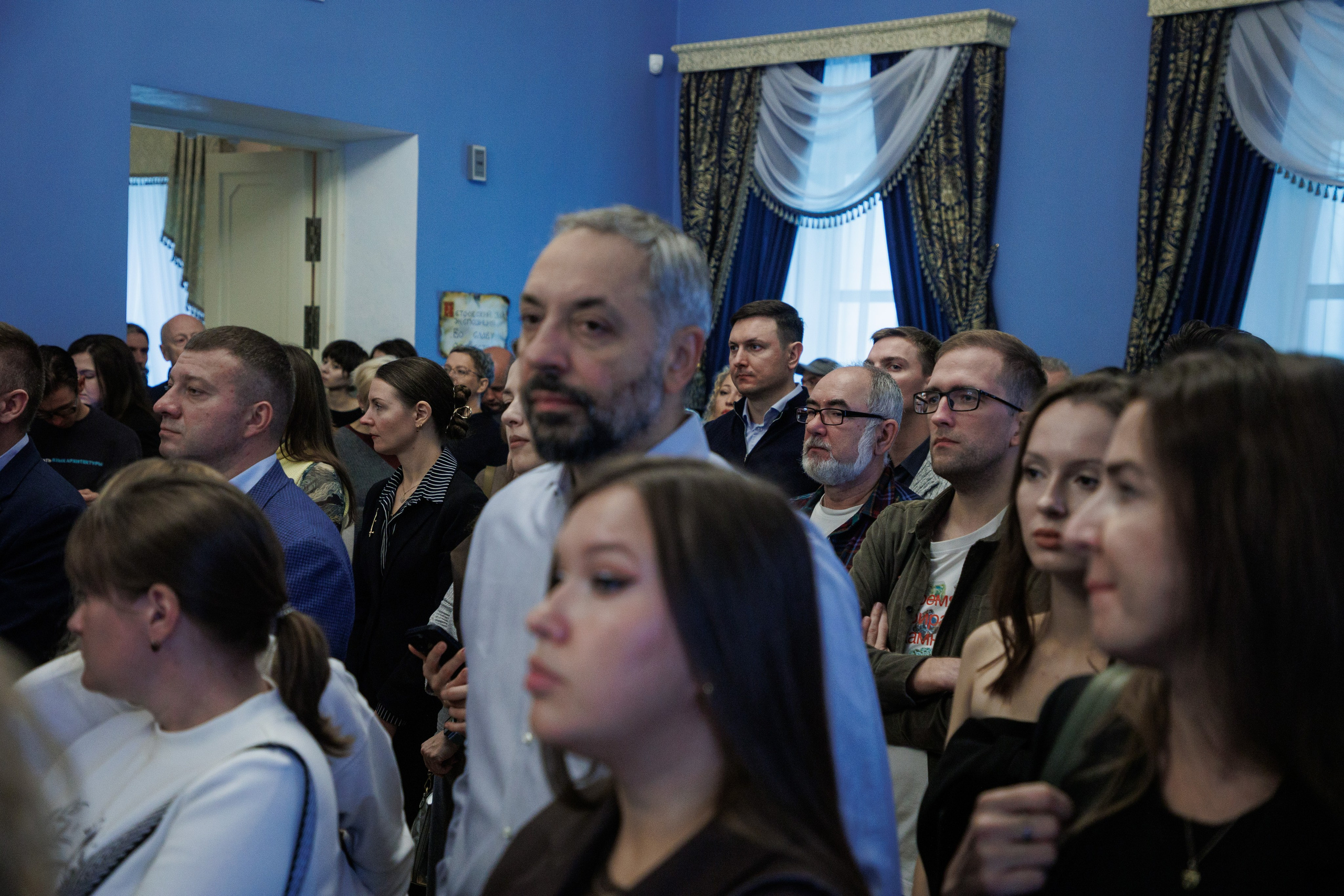 Открытие экспозиции «Путевые заметки. Привал». Фотограф городских и семейных событий Артем Карпухин