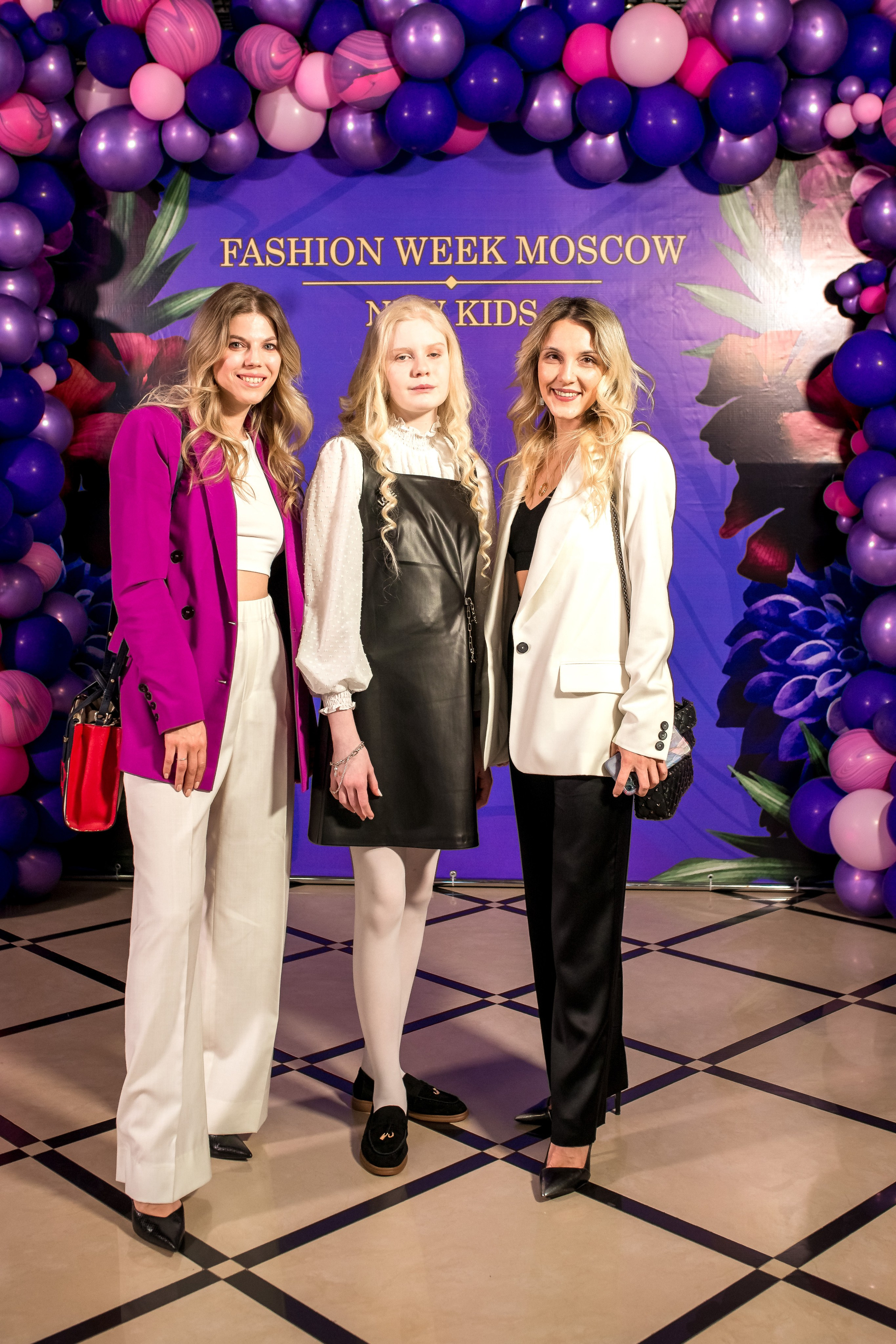 Показ Итальянской моды в России весна 2022. Женский фотограф Крещение Венчание Москва Брянск