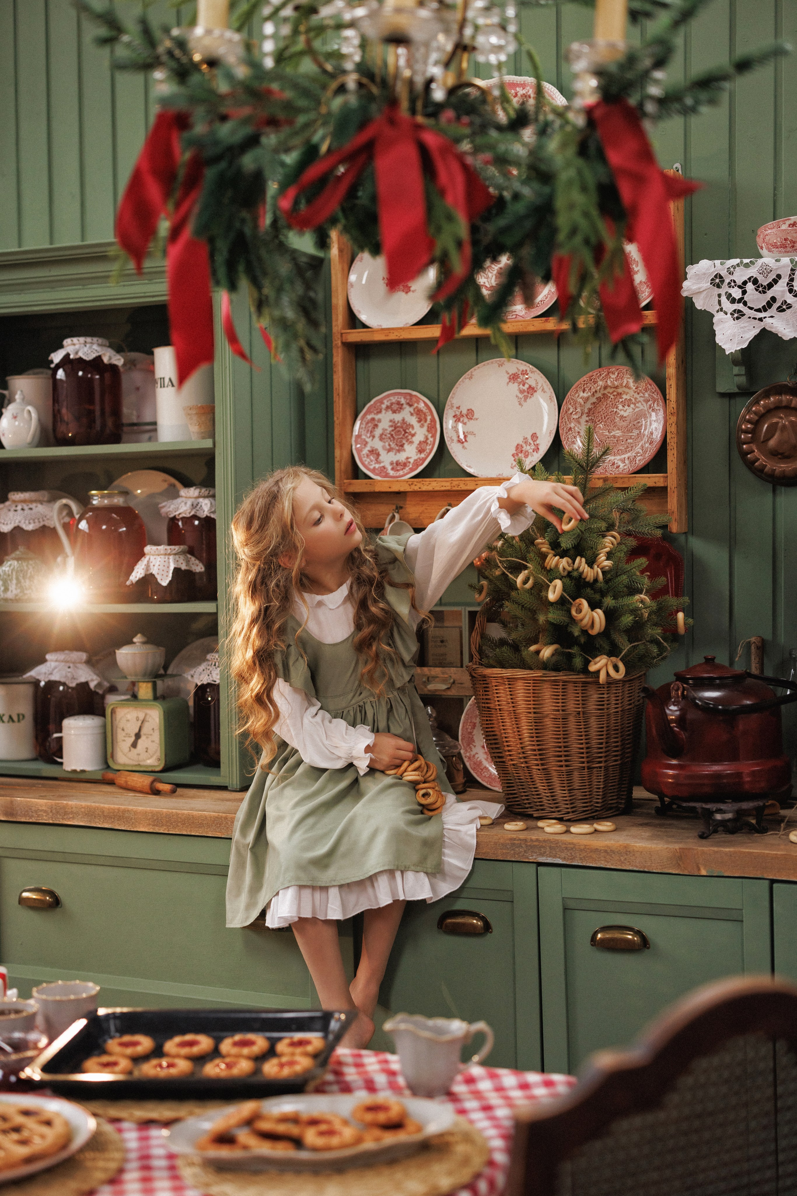 Новогодняя фотосессия в стиле «Винтаж», фотостудия Ольги Сурухановой, г. Краснодар 2025–2026 гг. Семейный и детский фотограф в Краснодаре Анна Трашкова