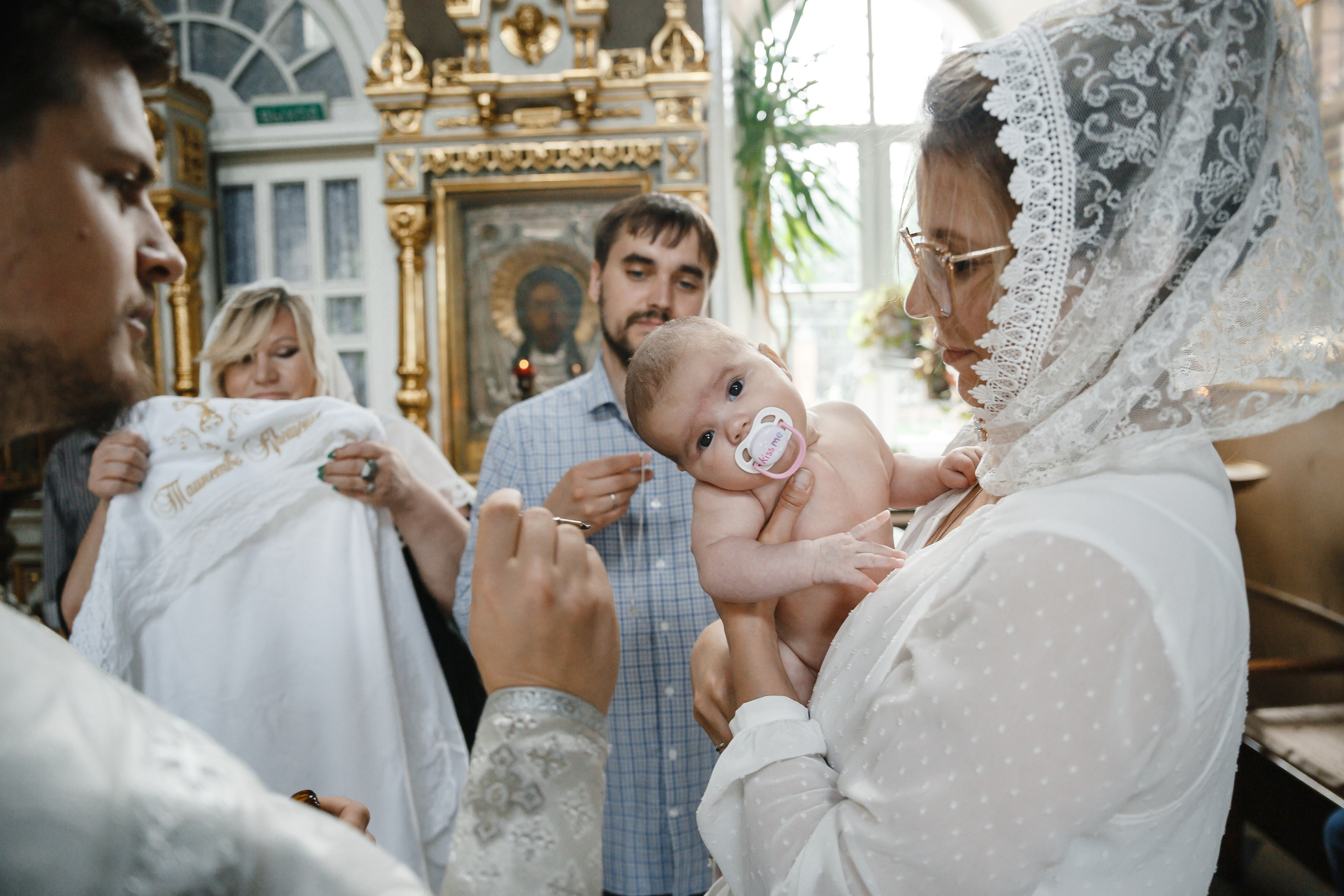 Крещение в храме Спаса Нерукотворного Образа в Б.Свинорье Г.Москвы. Фотограф на Крещение Москва
