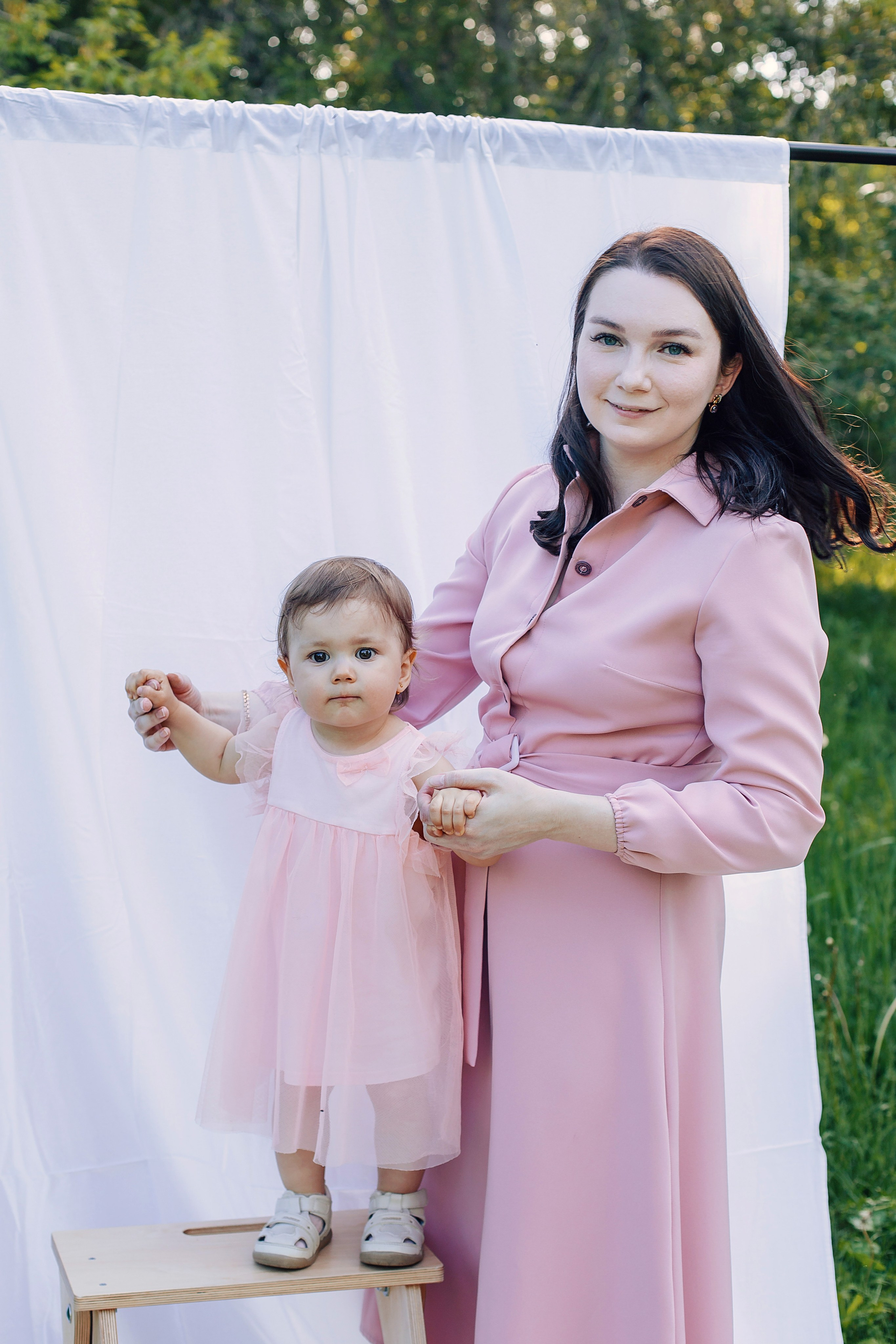 Аня и Вика. Выпускные альбомы Искитим, Бердск и Новосибирск Крюкова Елена