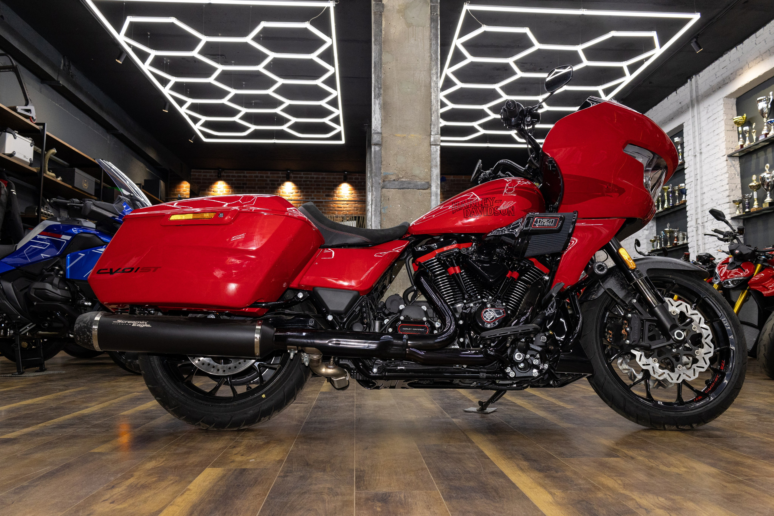 Фотосессия с мотоциклами и автомобилями. Предметный фотограф в Москве и Московской области