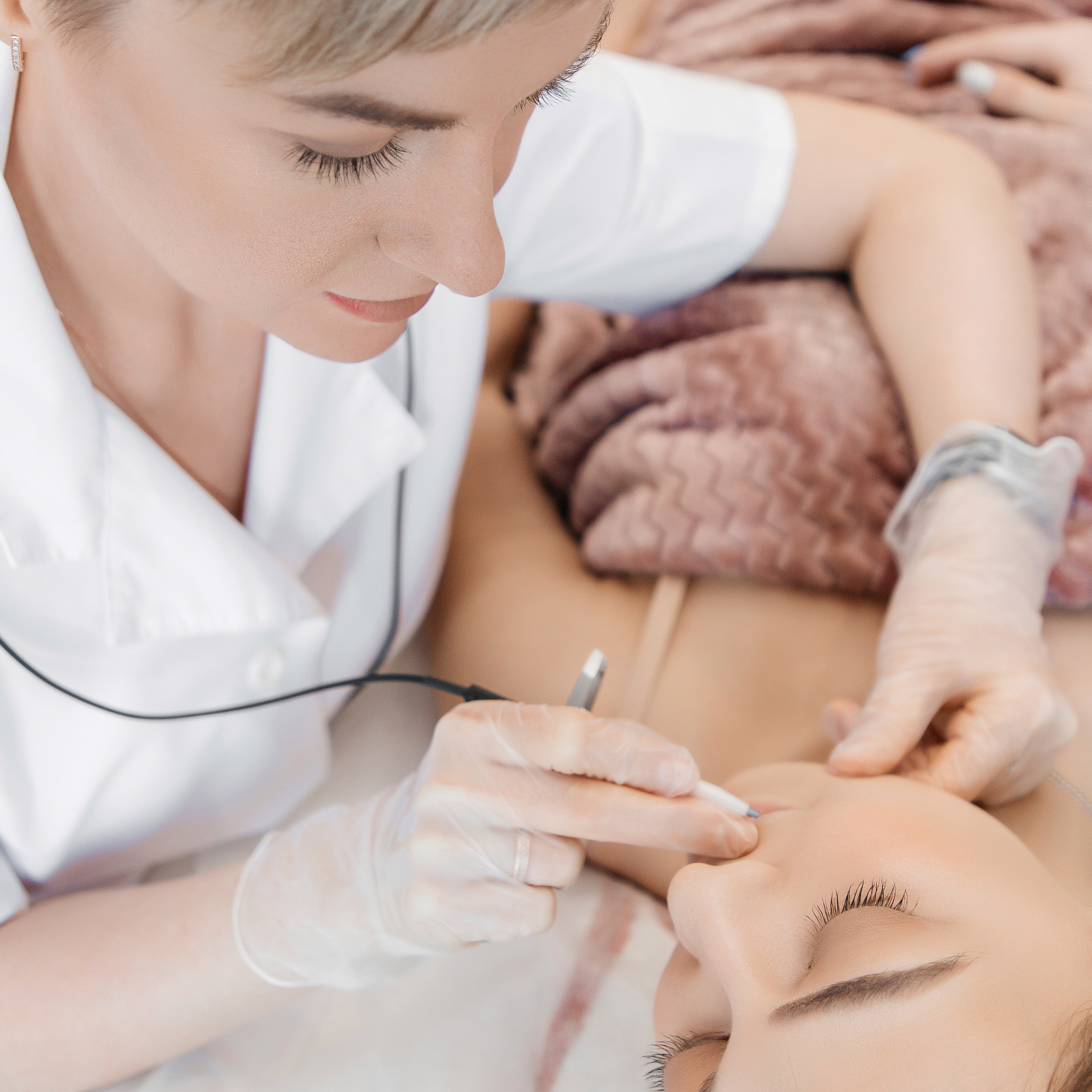 Контент для клиники лазерной эпиляции. Фотограф Денис Лесковский (Тюмень)