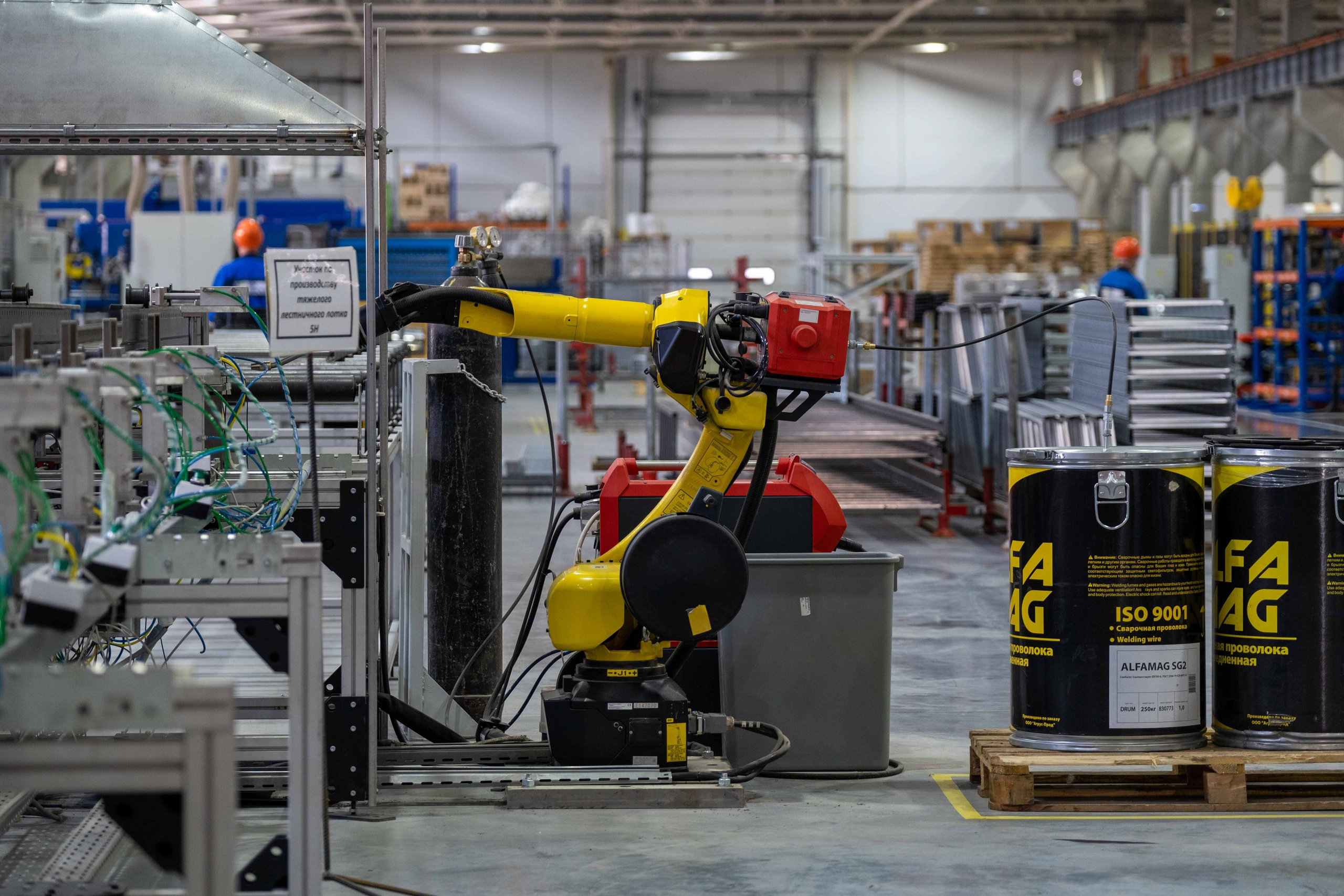 IEK — торжественное открытие производственного цеха. Фото тур