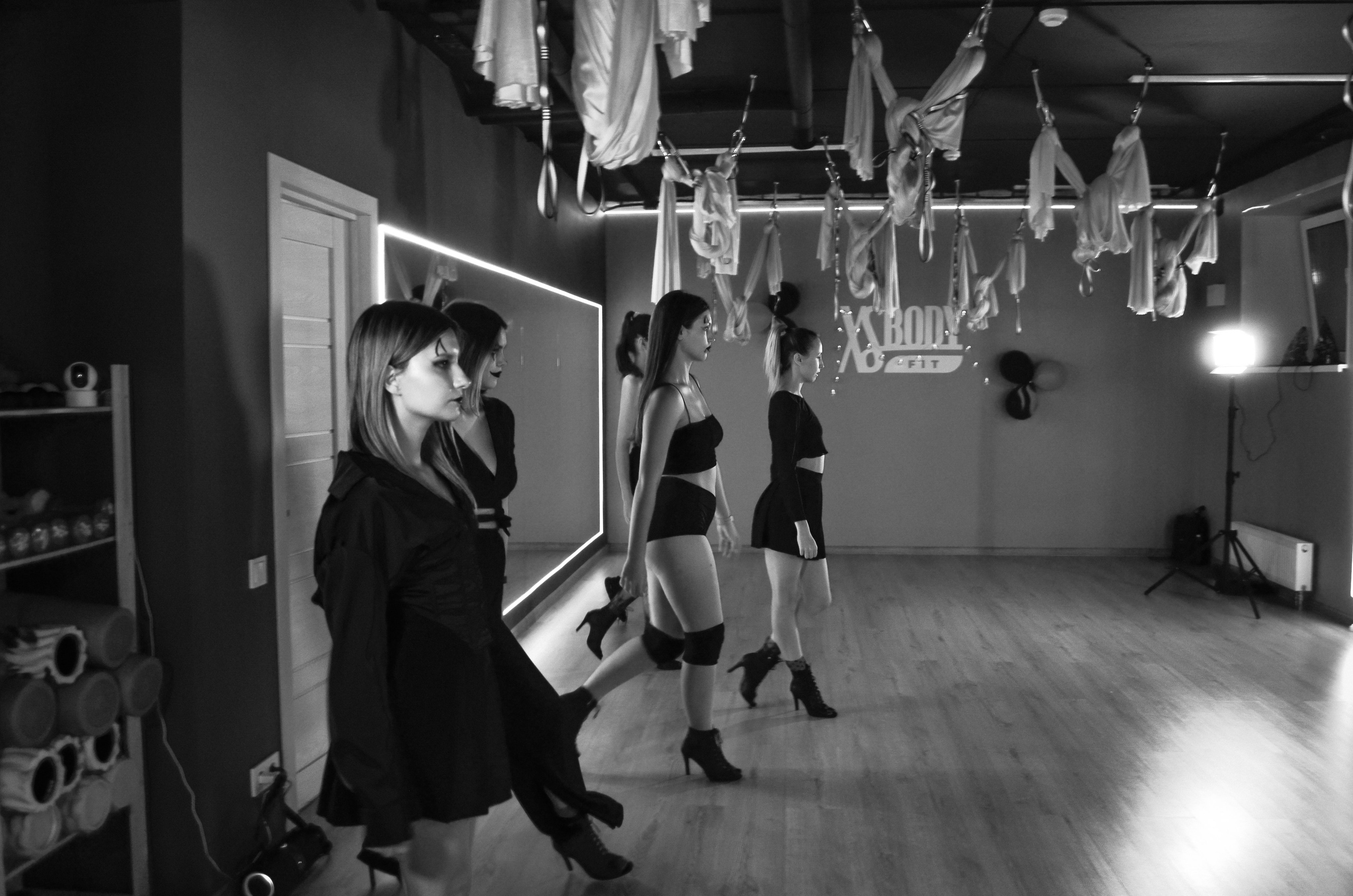 Фоторепортаж мероприятия в фитнес-клубе. Денисова Аля — фотограф для парных съемок и индивидуальных историй в Барнауле