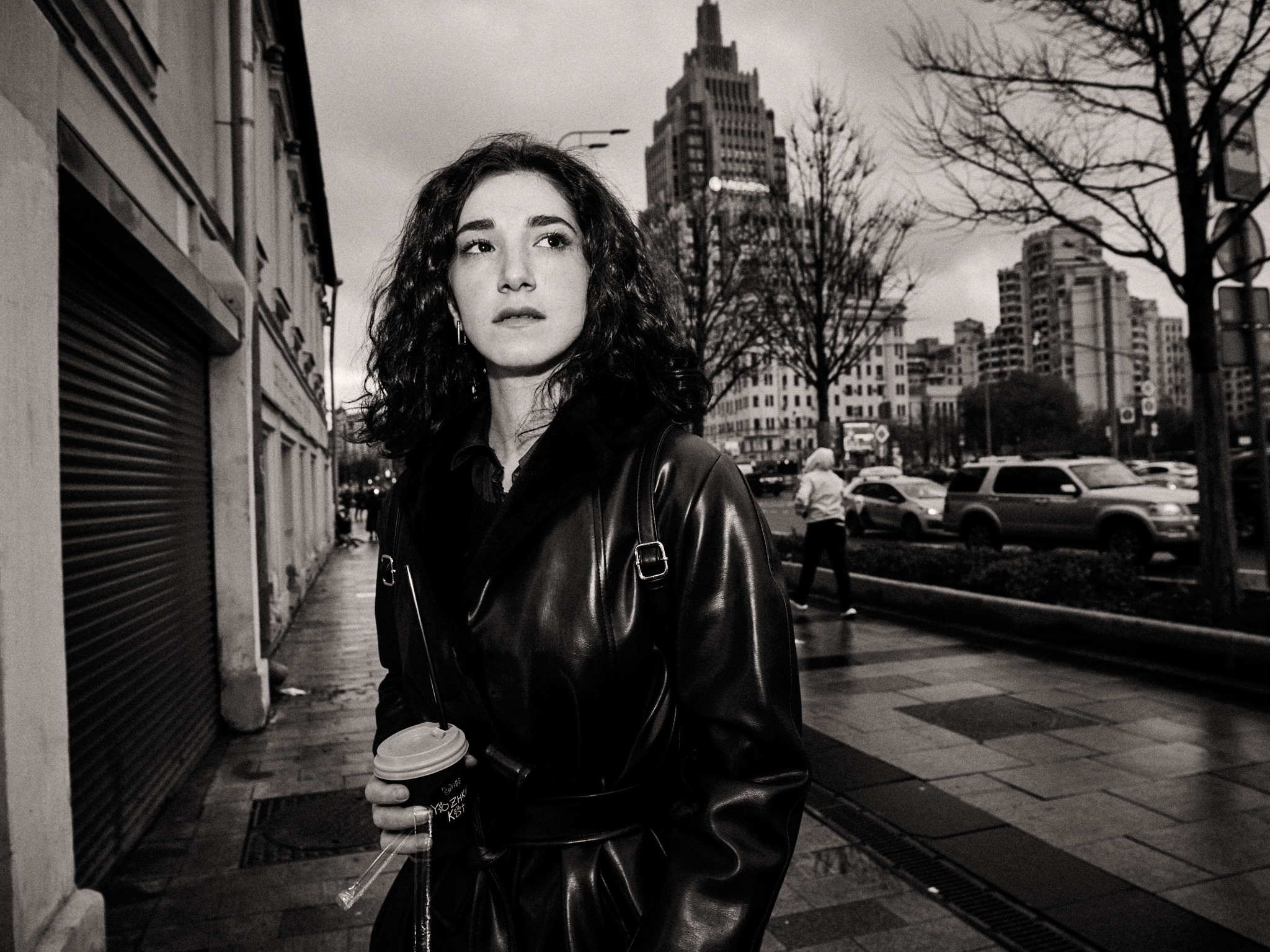 Найка и Арина — чёрно-белый стрит. Фотограф в Москве Михаил Елизарьев