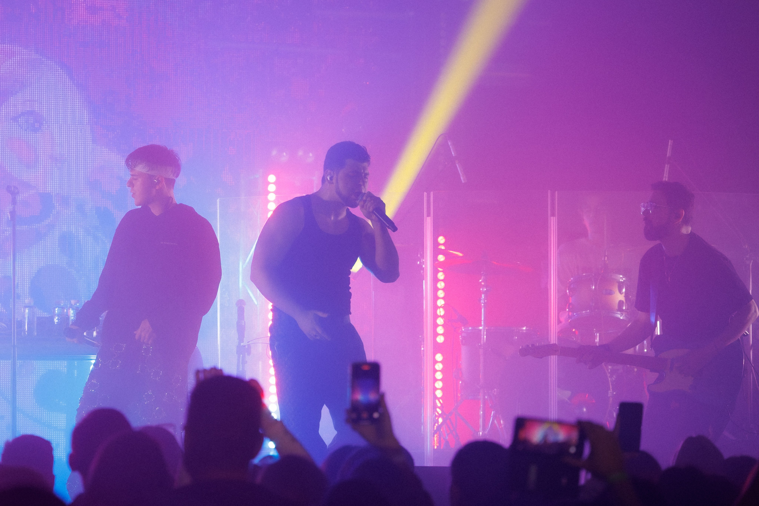 Фотоотчёт и репортаж с концерта группы GAYAZOV$ BROTHER$. Красильников Евгений — профессиональный фотограф в Ростове-на-Дону