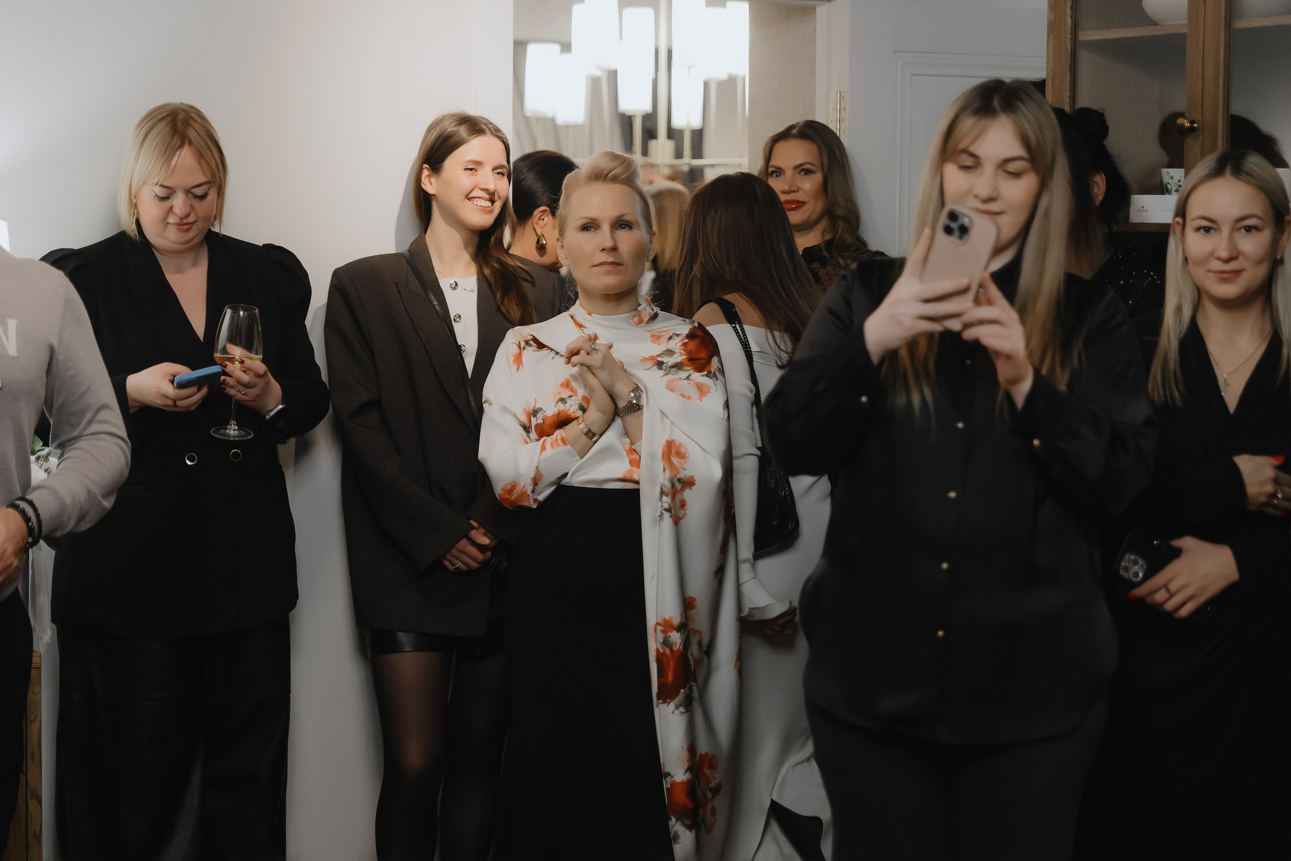 Открытие нового пространства интерьерного салона L. DECO в феврале 2025. L. Deco интерьерный салон. Краски/обои/лепной декор