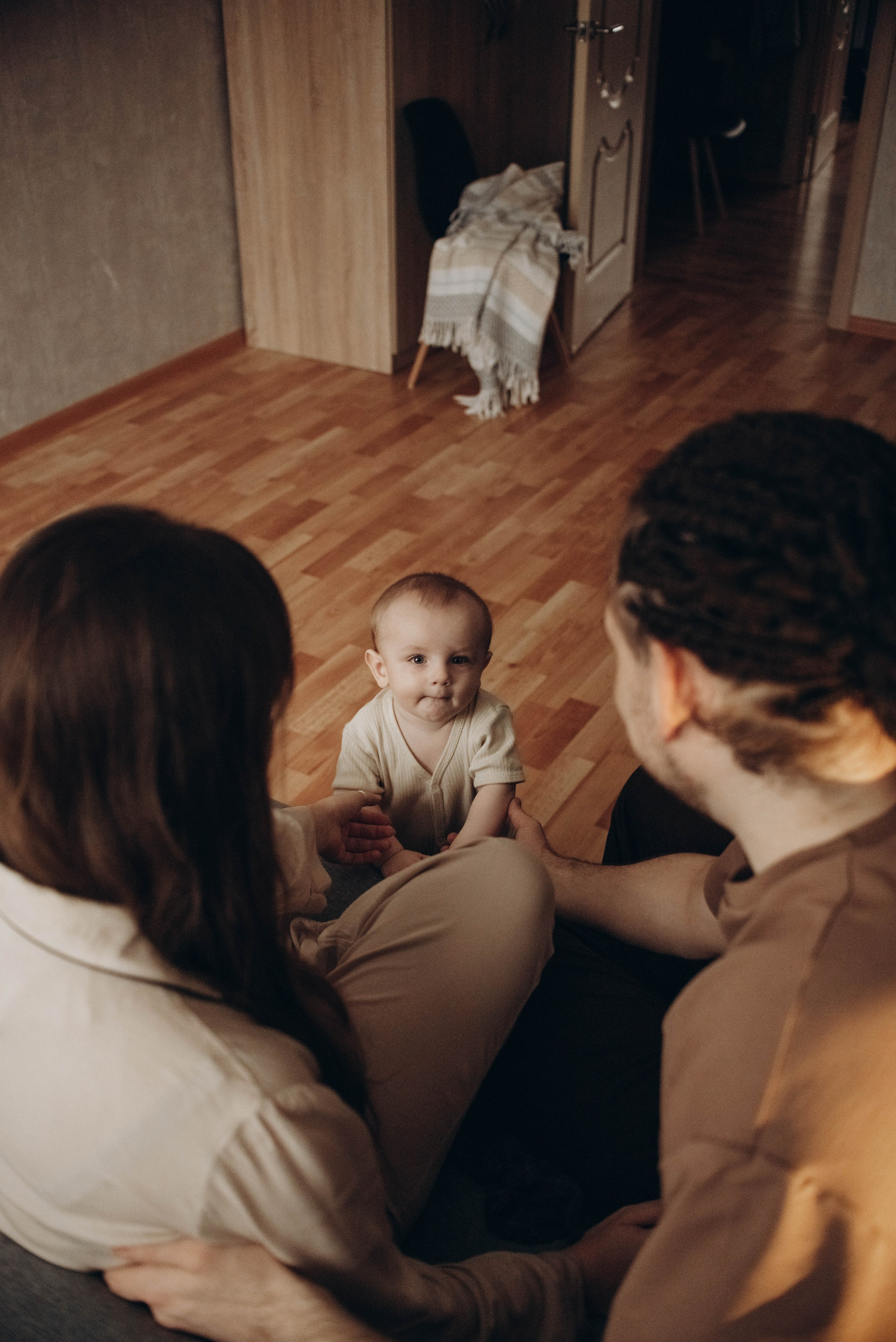 Домашняя семейная фотоссесия с малышом. Семейный фотограф в Железнодорожном Масаева Елена