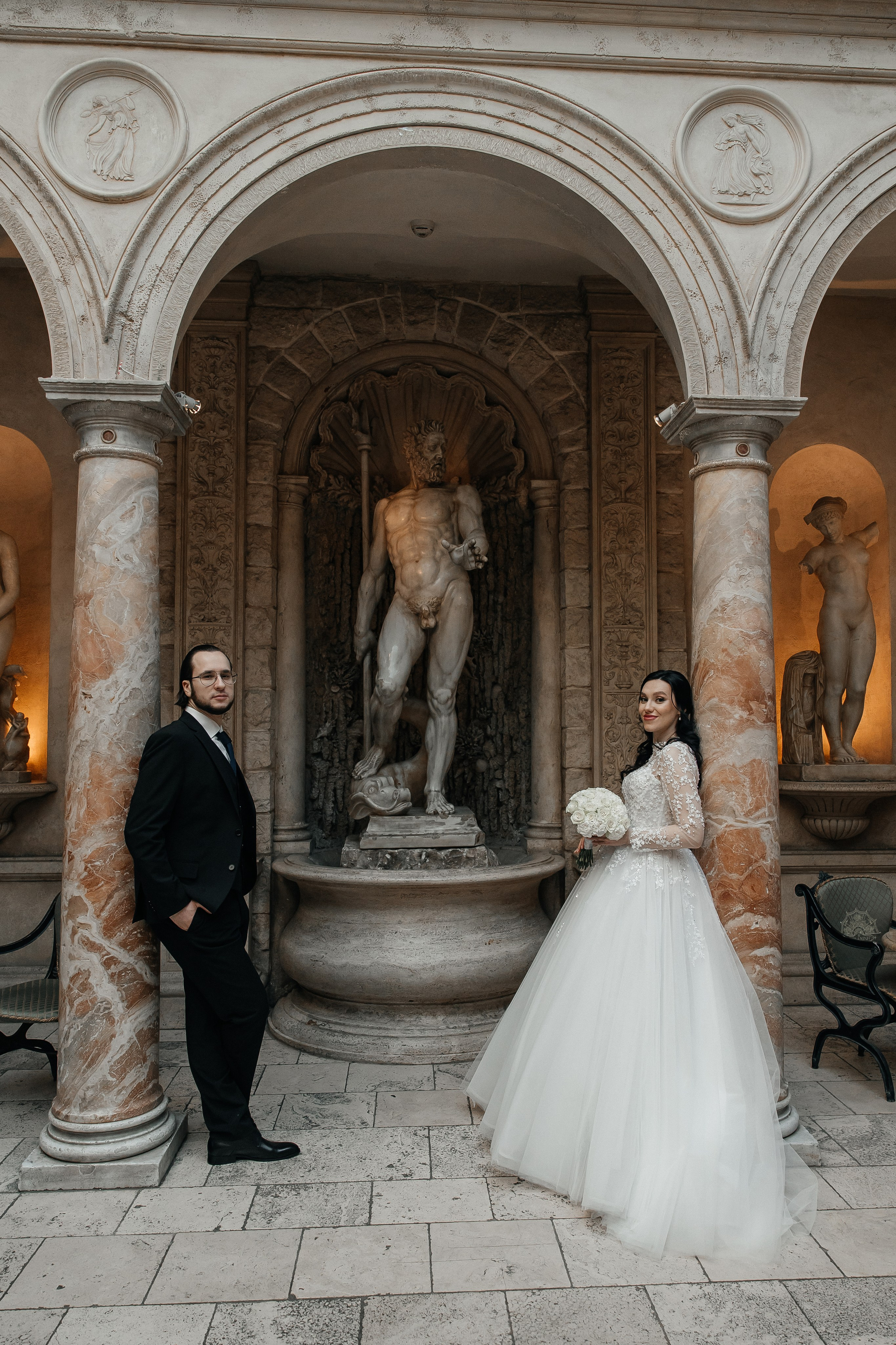 Свадебная фотосессия в ресторане Турандот. Свадебный фотограф в Москве Дарья Олендарёва