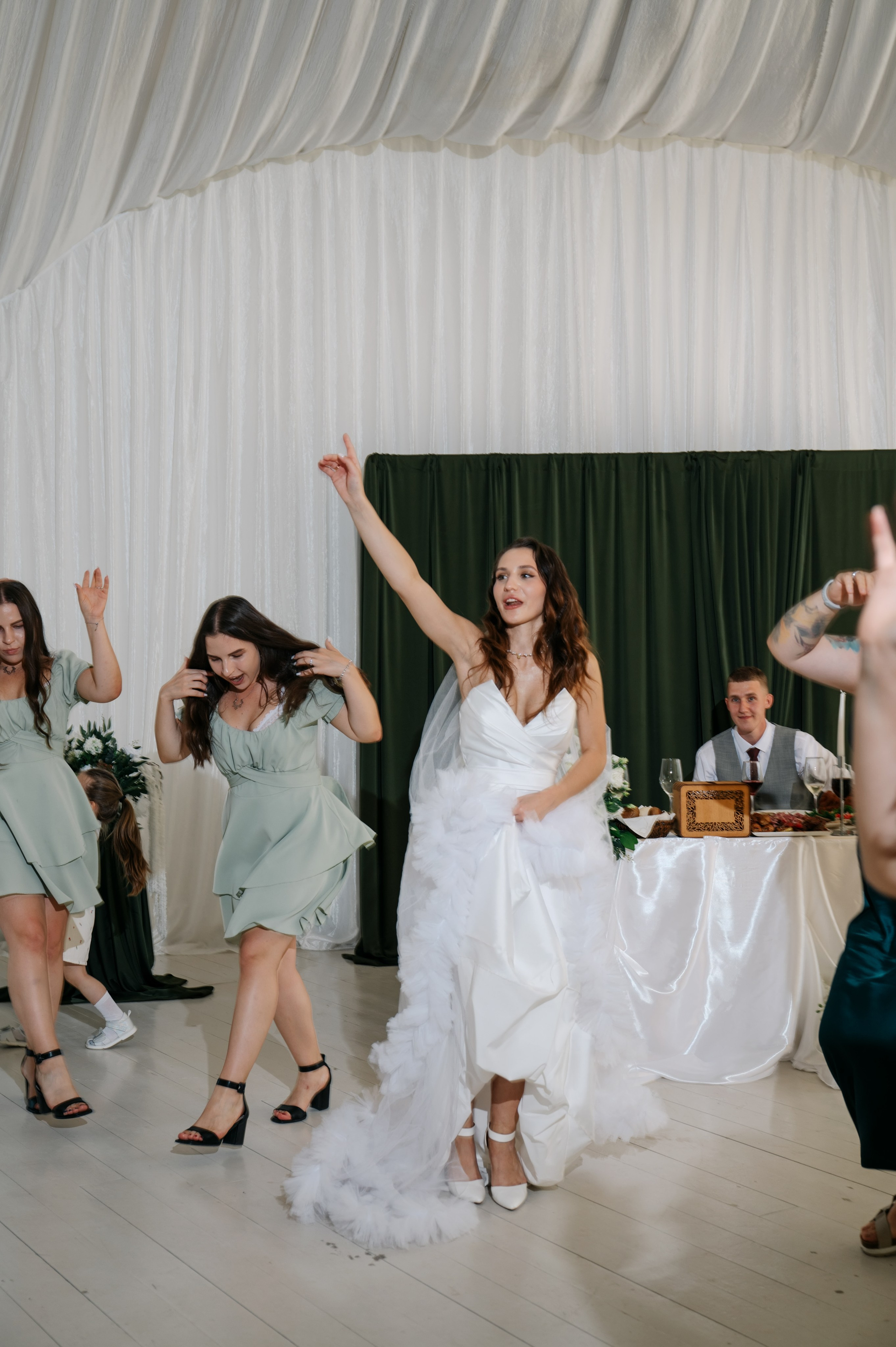 Свадьба в Гребнево в Трубецком. Свадебный и семейный фотограф Виктория Носачёва. Щелково, Москва и МО