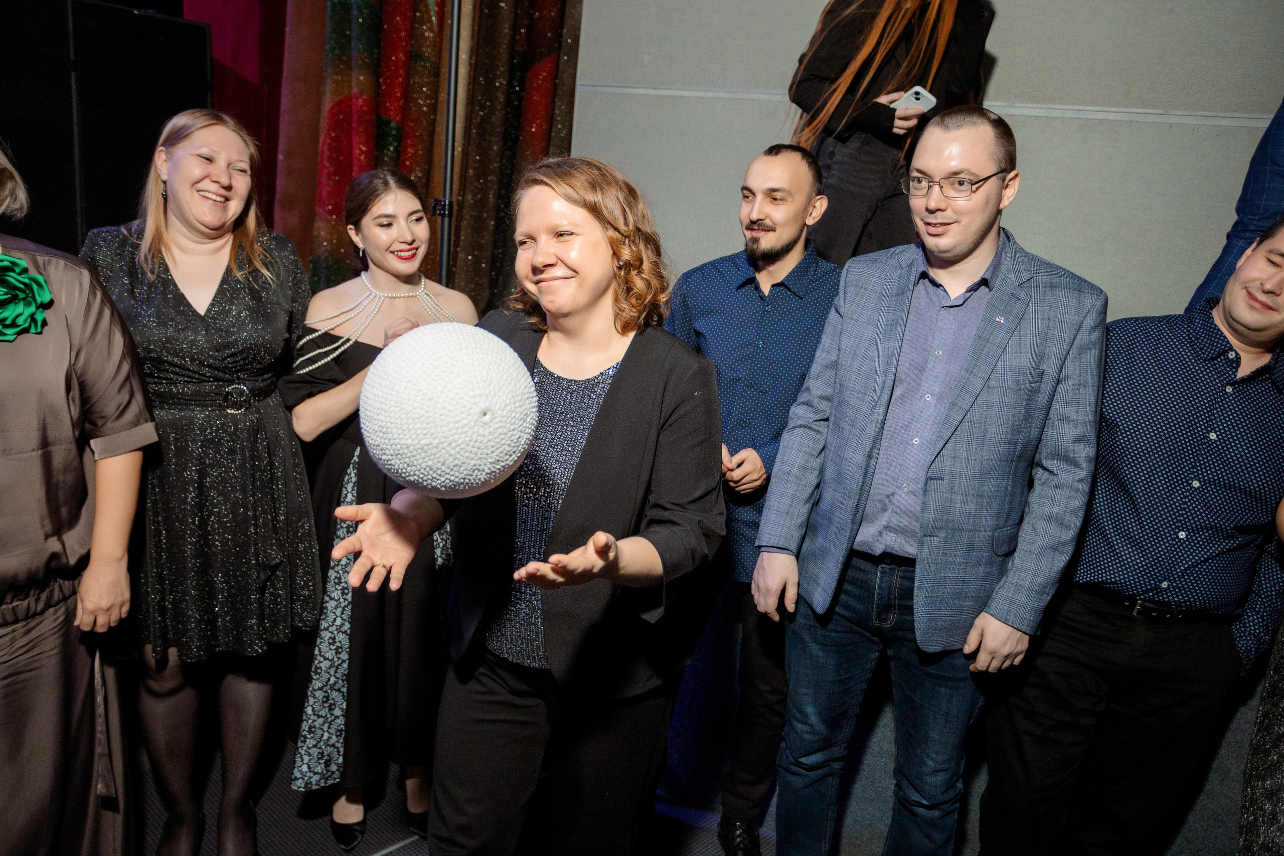 РЕПОРТАЖ: НОВЫЙ ГОД В ДК МЕТАЛЛУРГ. Профессиональный фотограф в Ижевске Леша Петров