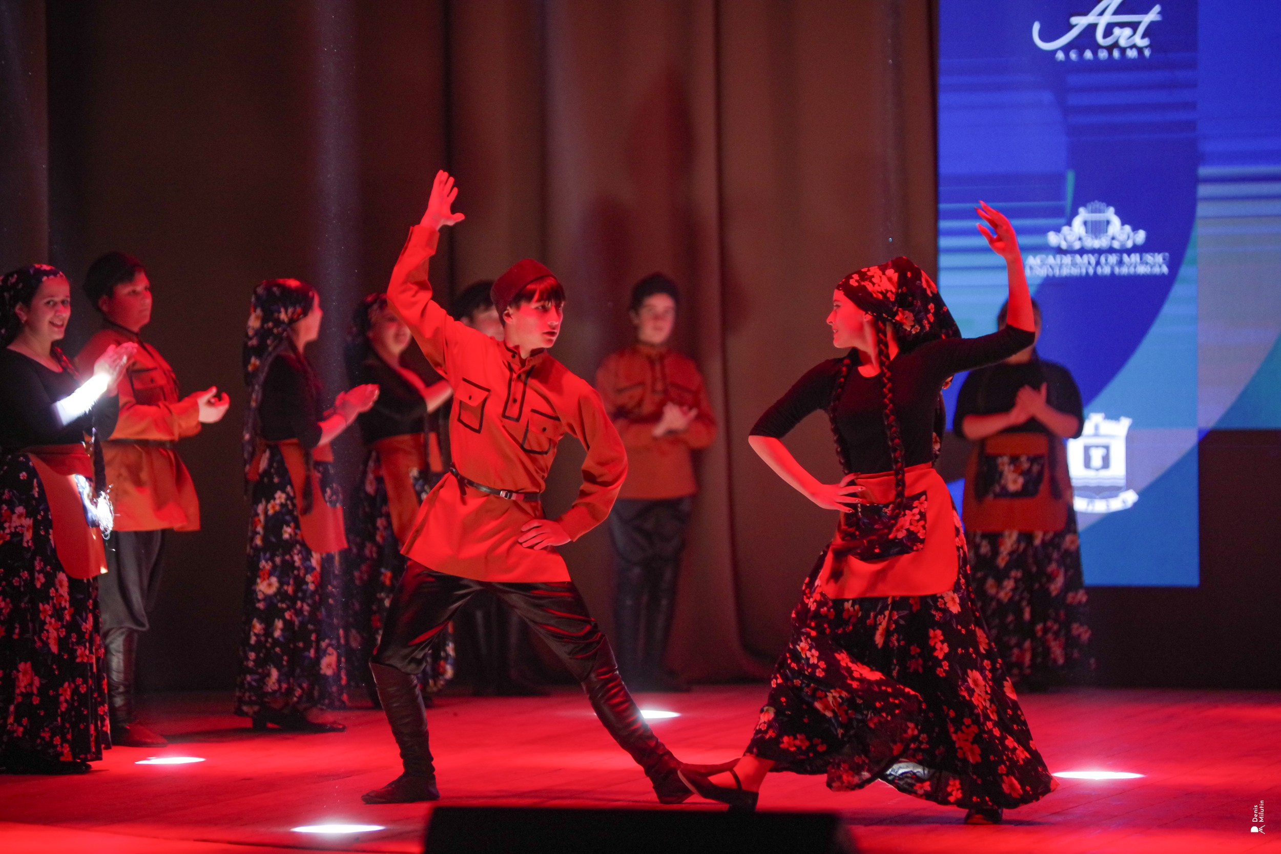 Танцы в Хоби. Портретный фотограф Денис Милютин