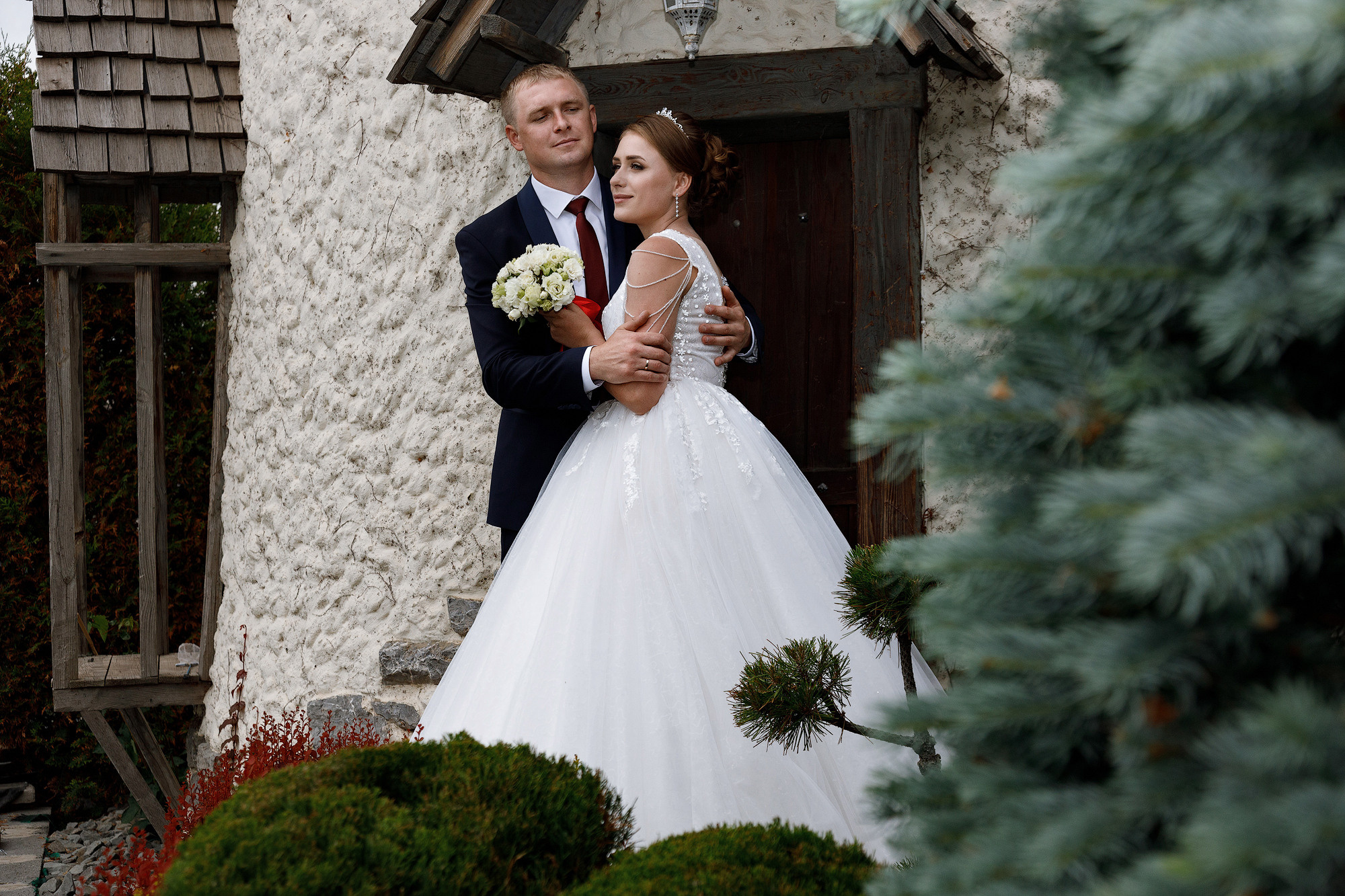 Фотосъемка в атмосферном месте. Фото видео съёмка в Белой Калитве дуэт Герман и Инна