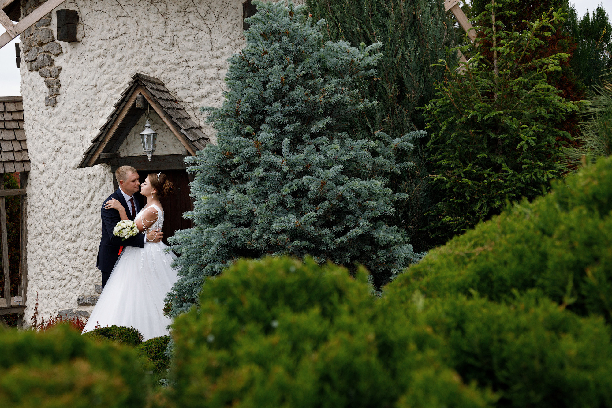 Фотосъемка в атмосферном месте. Фото видео съёмка в Белой Калитве дуэт Герман и Инна