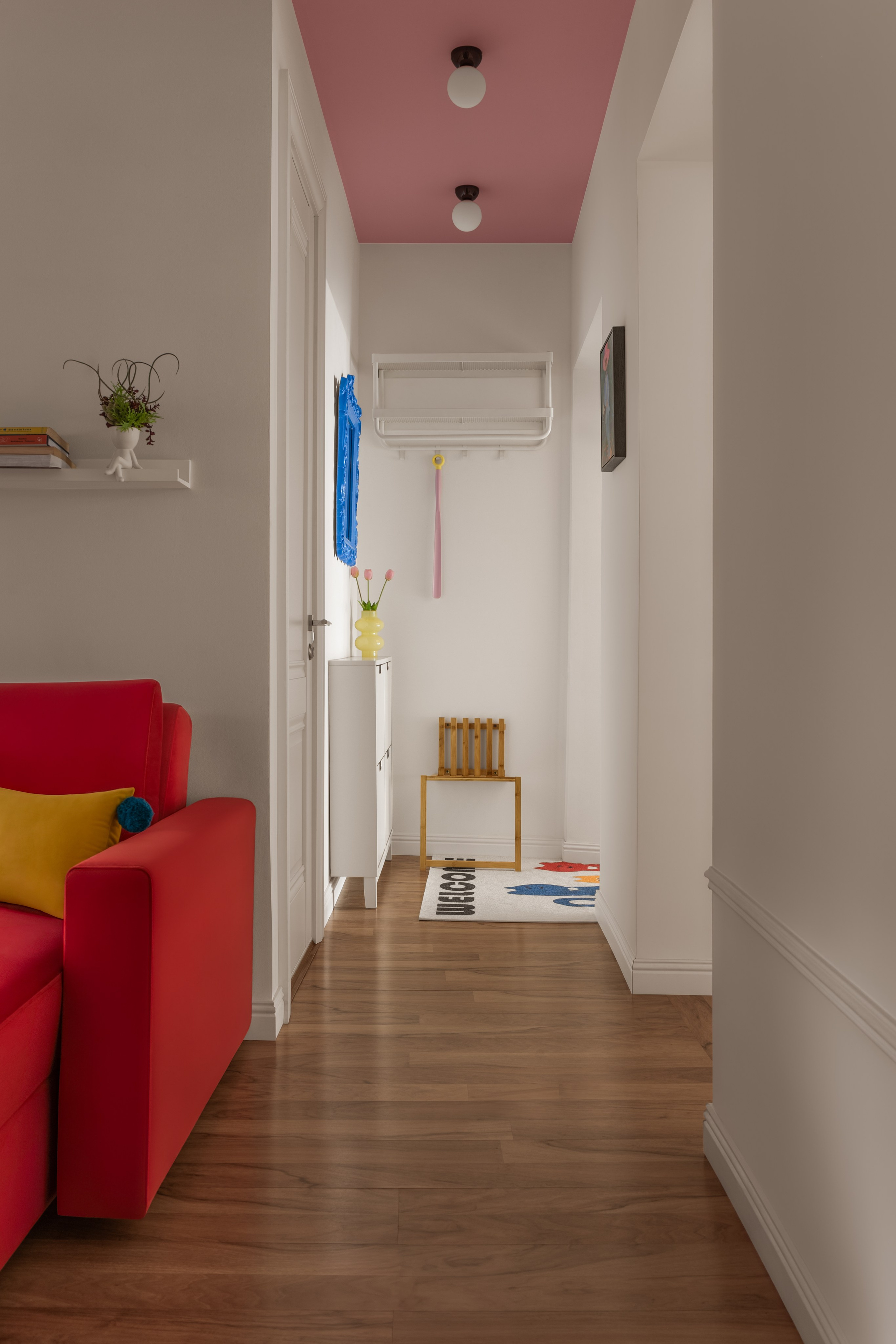 Интерьерная фотосъёмка реализованного дизайн-проекта для сдачи в аренду.