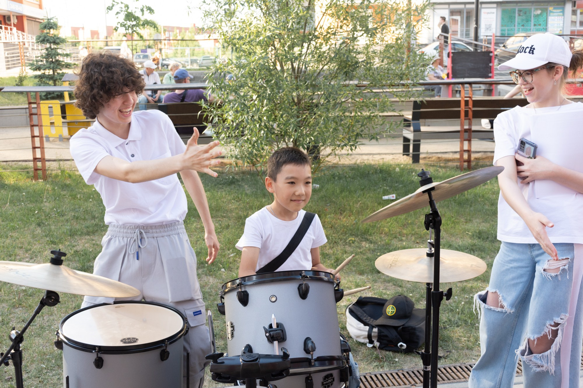 Фестиваль современного исполнительского искусства (Сквер Академ Риверсайд). Фотограф Максим Буряк