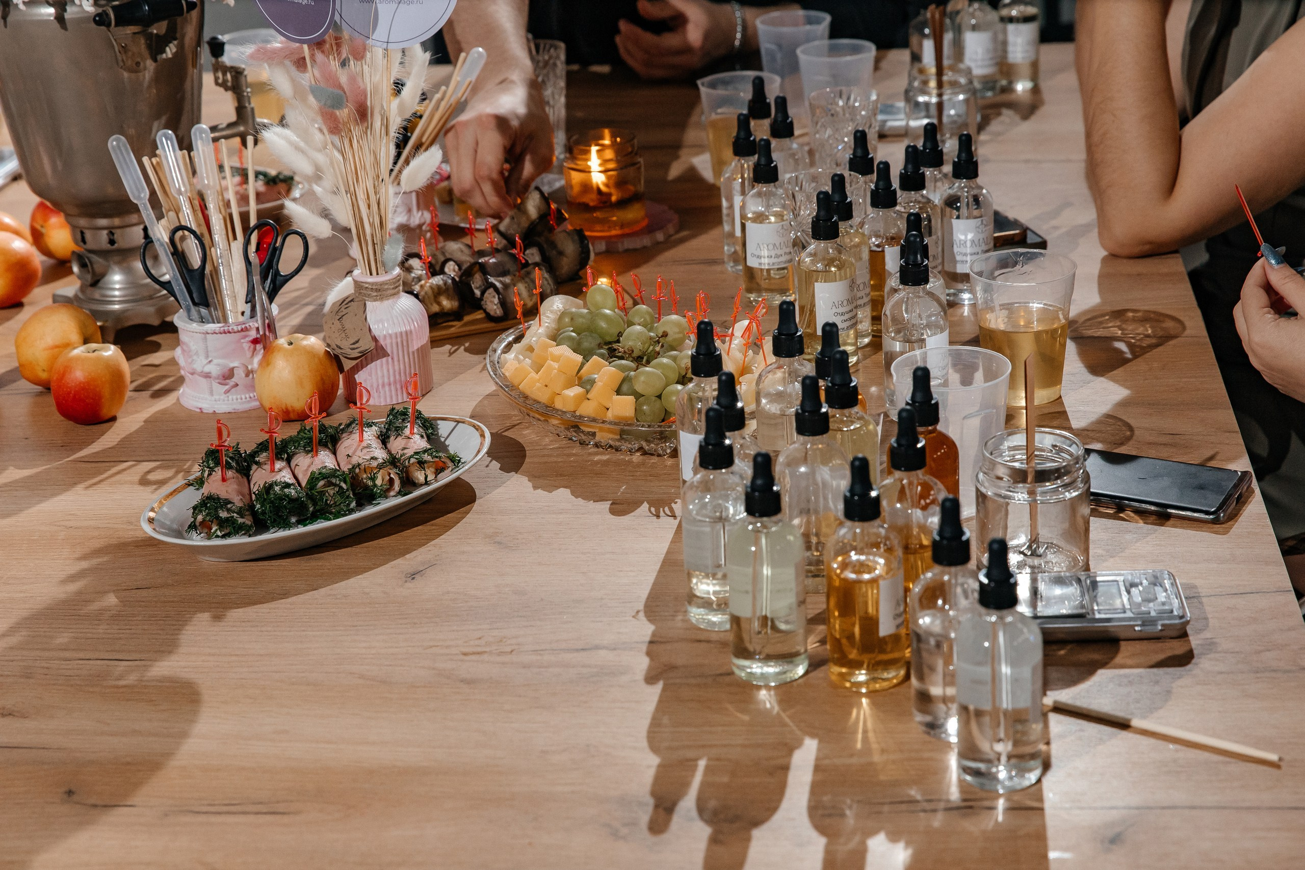 «Мир. Труд. Май» в AROMALAGE — весенний праздник творчества и аромата