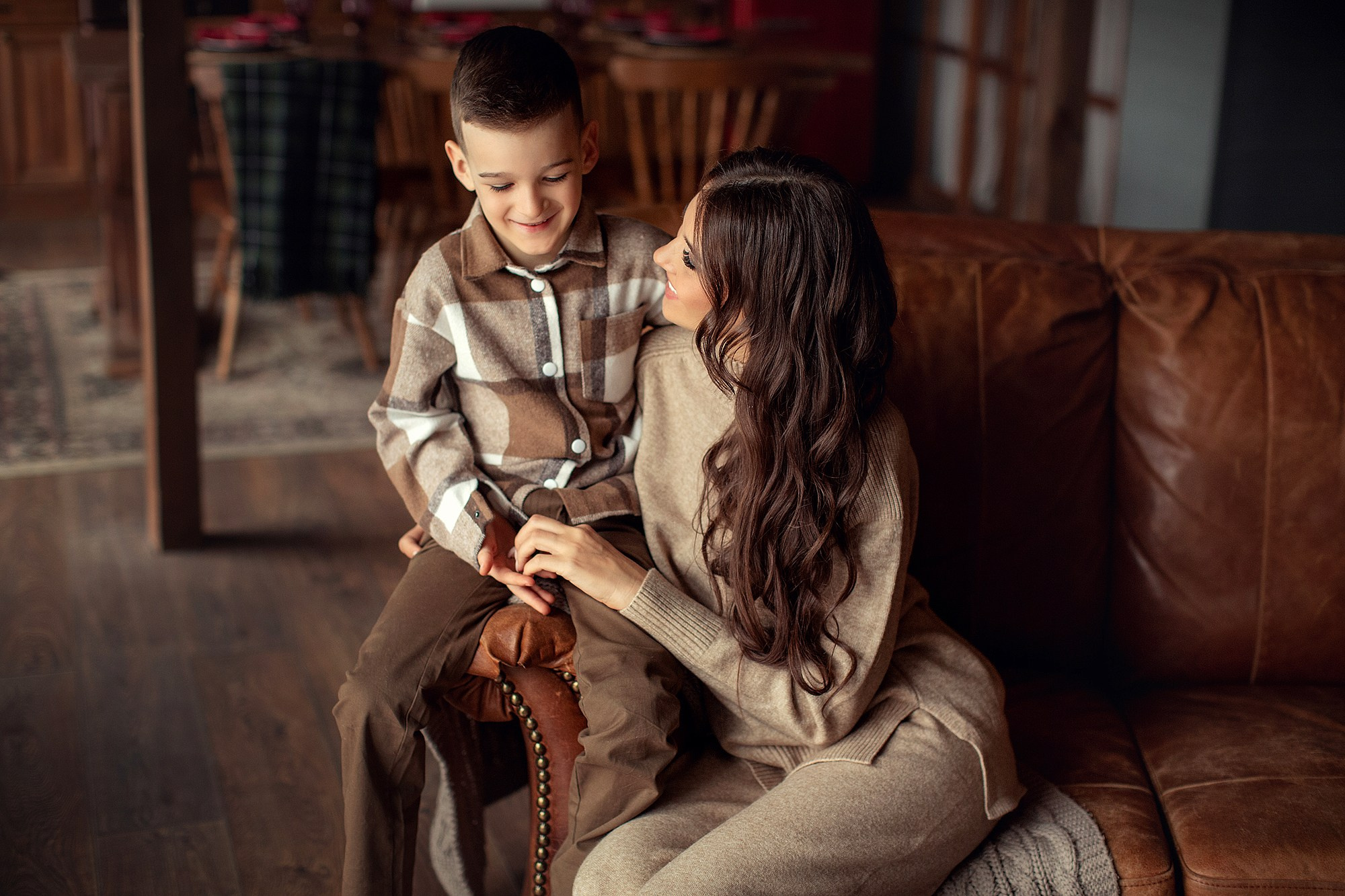 Студийная съемка мамы с сыновьями. Tatyana Nadezhdina Family photographer