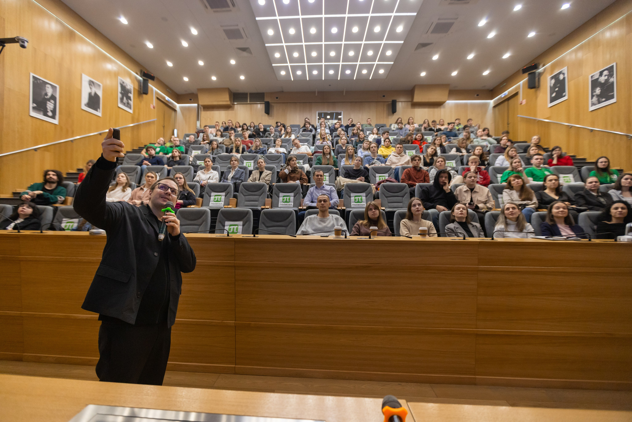 «АРЕХ. РетроПерспектива». Лекция Сергея Сенкевича в Политехе. Евгений Матвеев — фотограф в Санкт-Петербурге