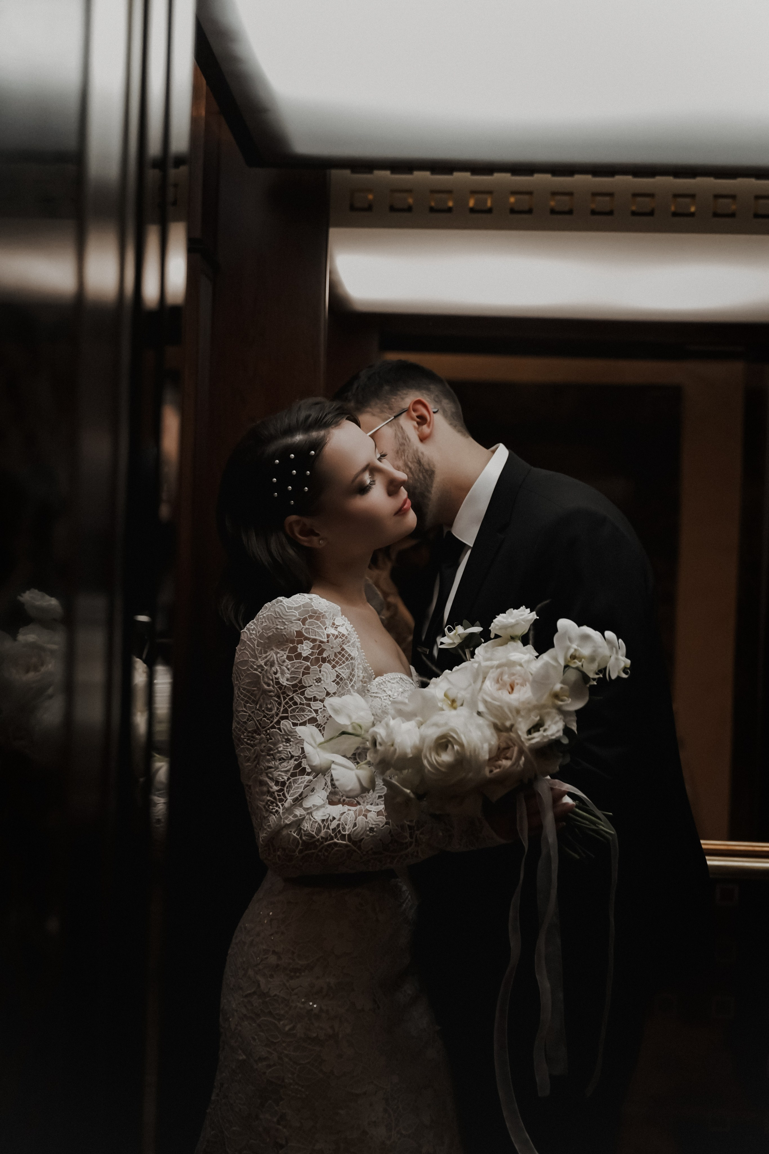 Утро невесты и жениха в отеле Plaza Garden Moscow WTC, роспись в отеле Националь и прогулка у Большого театра