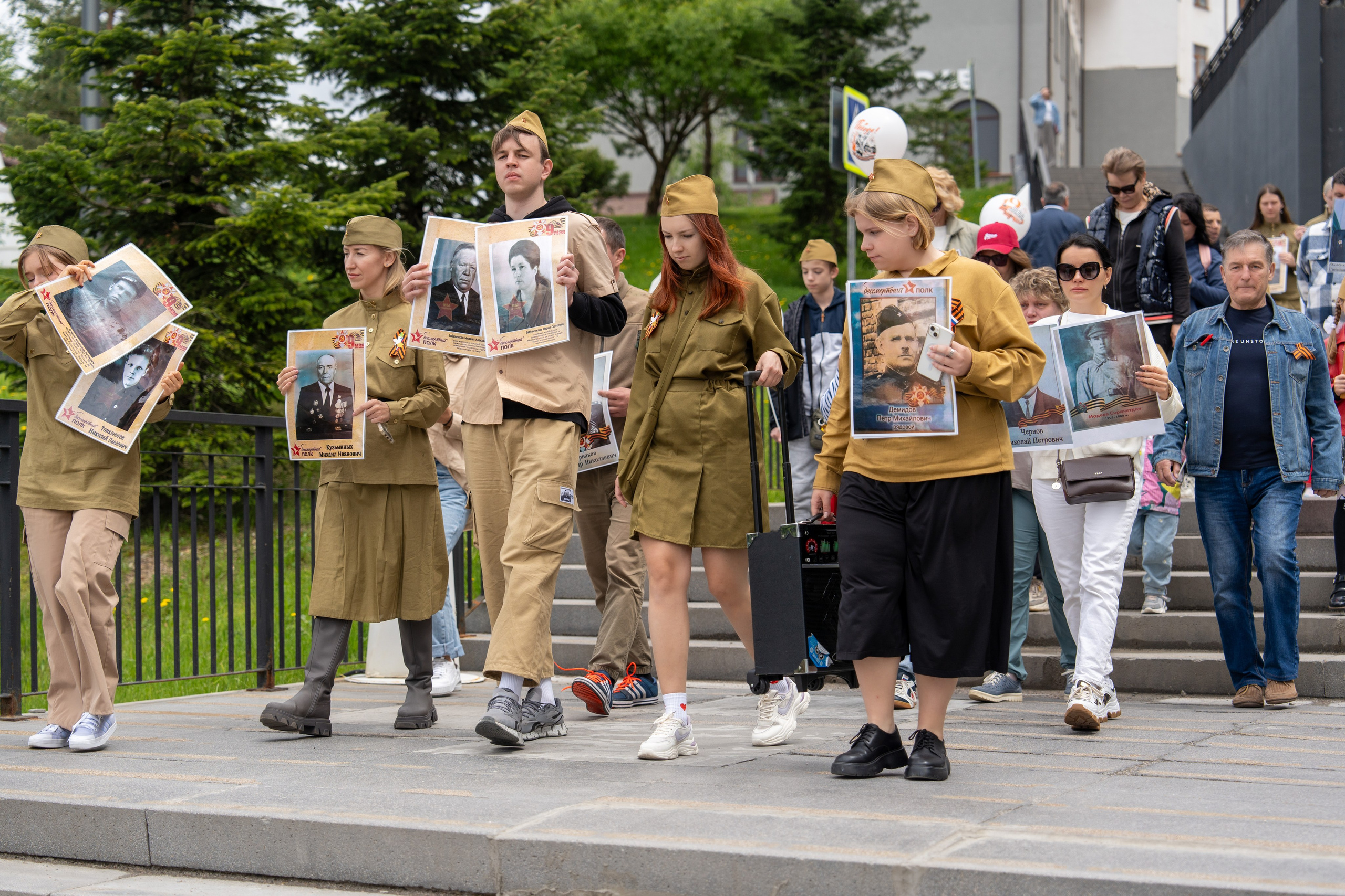 Шествие бессмертного полка 9 мая 2024 Rosa Springs. Репортажный фотограф в Красной Поляне и Сочи Павлюченко Екатерина
