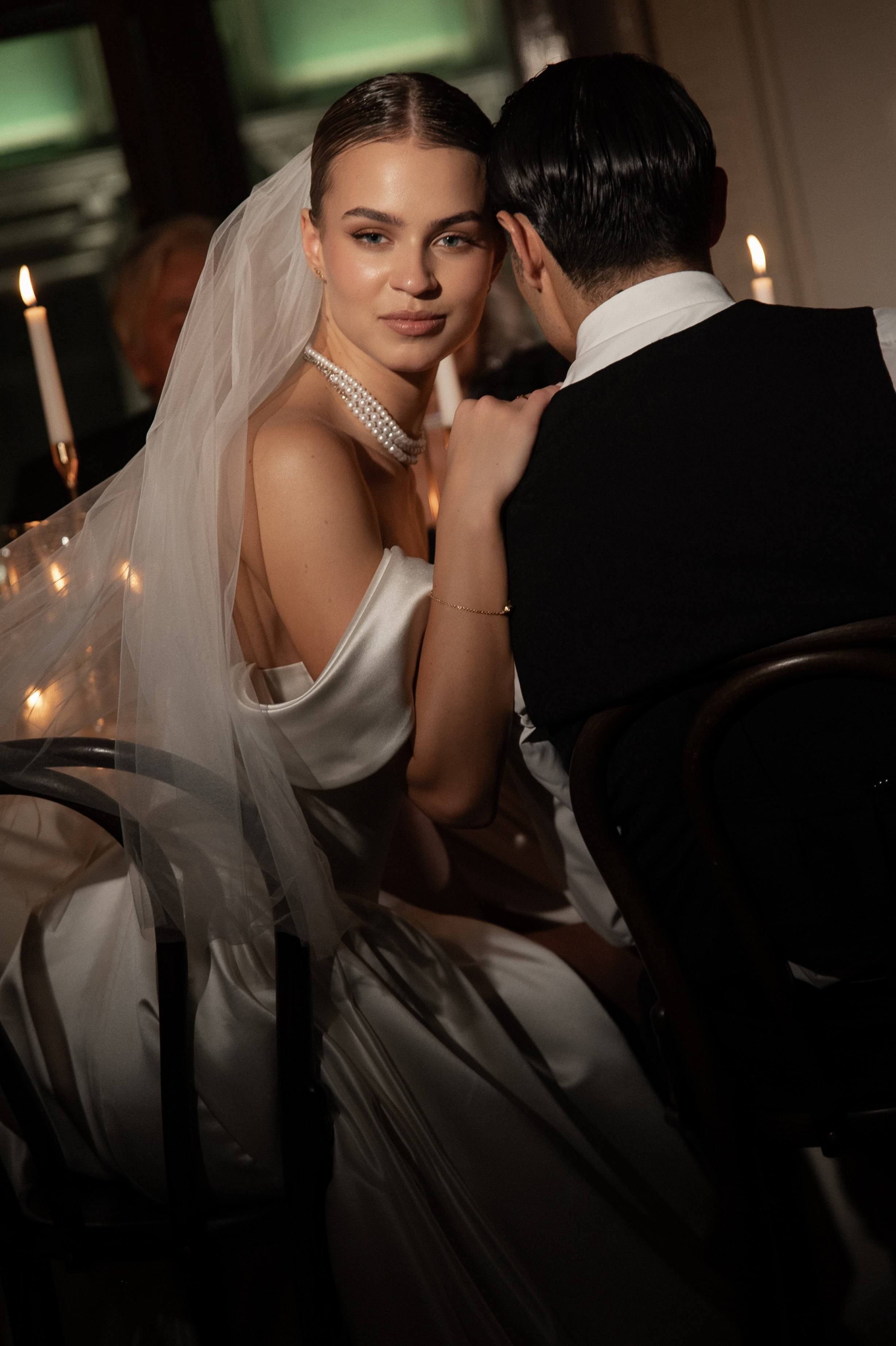 Камерный свадебный ужин при свечах в старинном особняке в фотостудии 21. Kult. Ярослава Ерина — свадебный фотограф в Москве