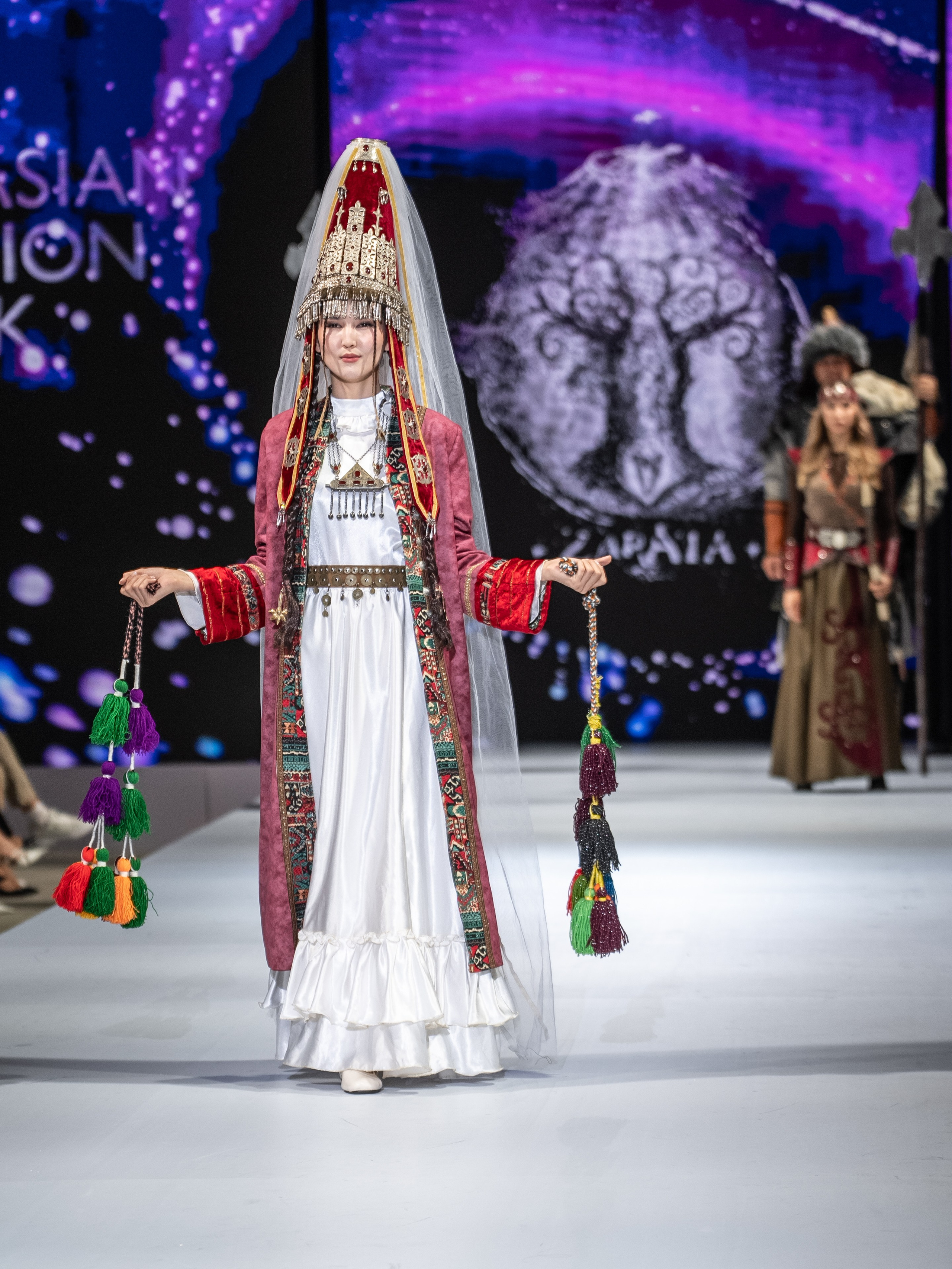 EURASIAN FASHION WEEK Lo Zarata. Сайт Алматинского НЮ АРТ, будуар и фэшн фотографа Дениса Карпенко