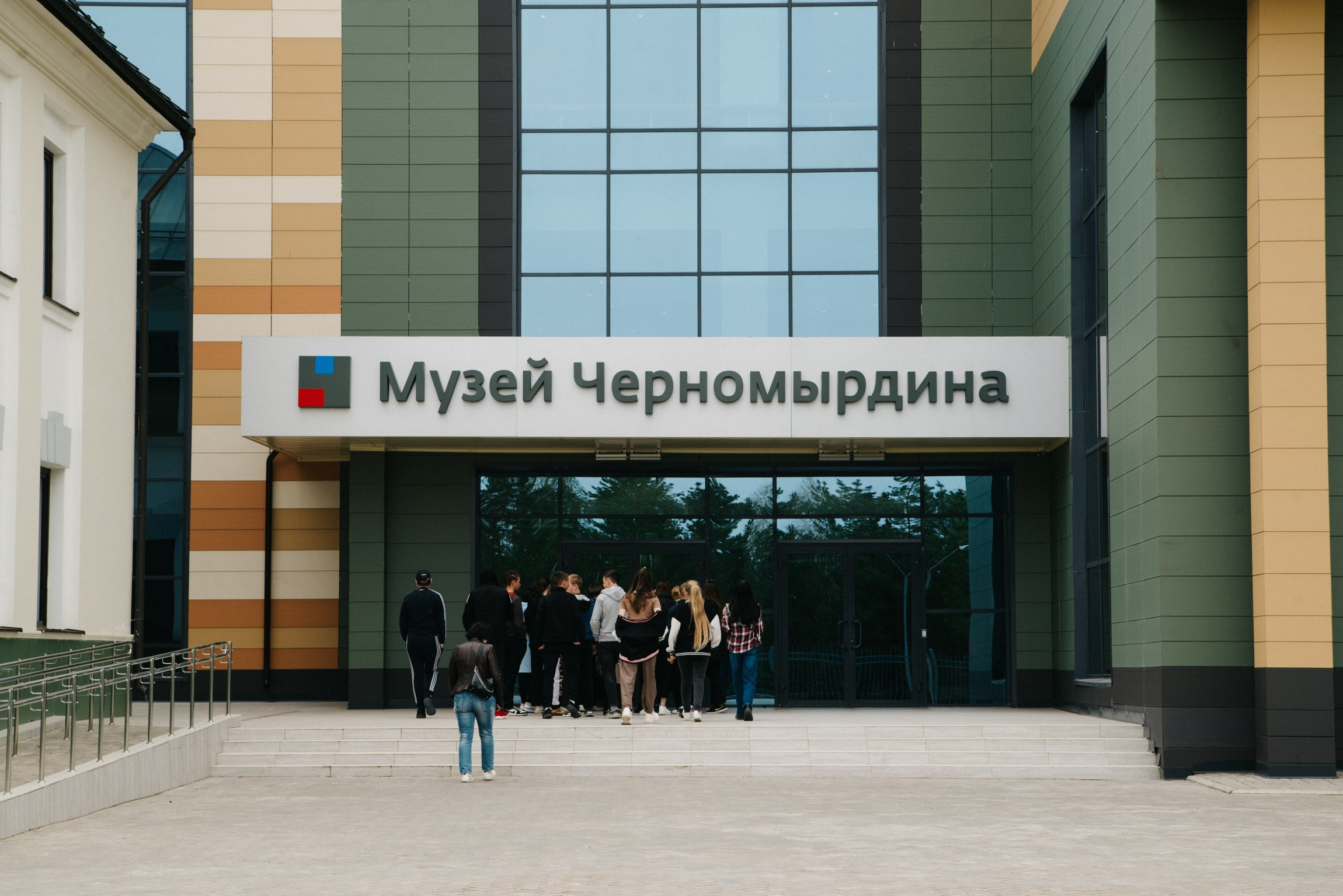 Открытие выставки в музее Черномырдина. Портретный и репортажной фотограф Алексей Волков. Москва, Оренбург