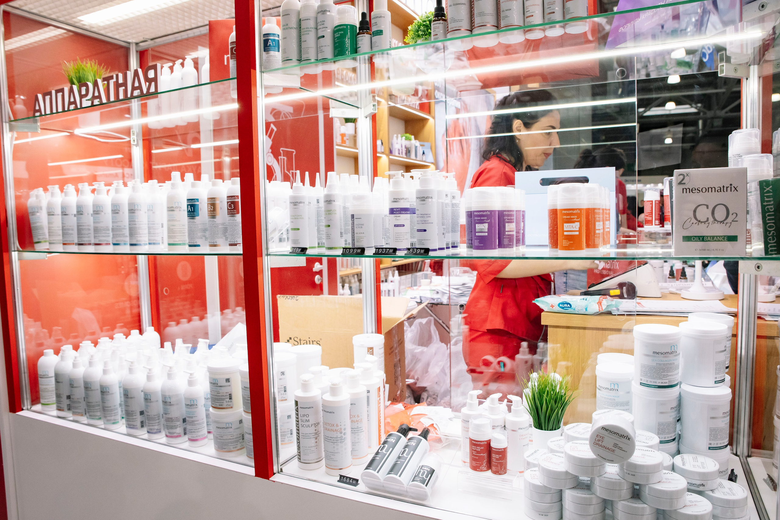 Выставка BEAUNITY by InterCHARM 2026. Профессиональный фотограф в Москве | Заказать фотосессию и съемку