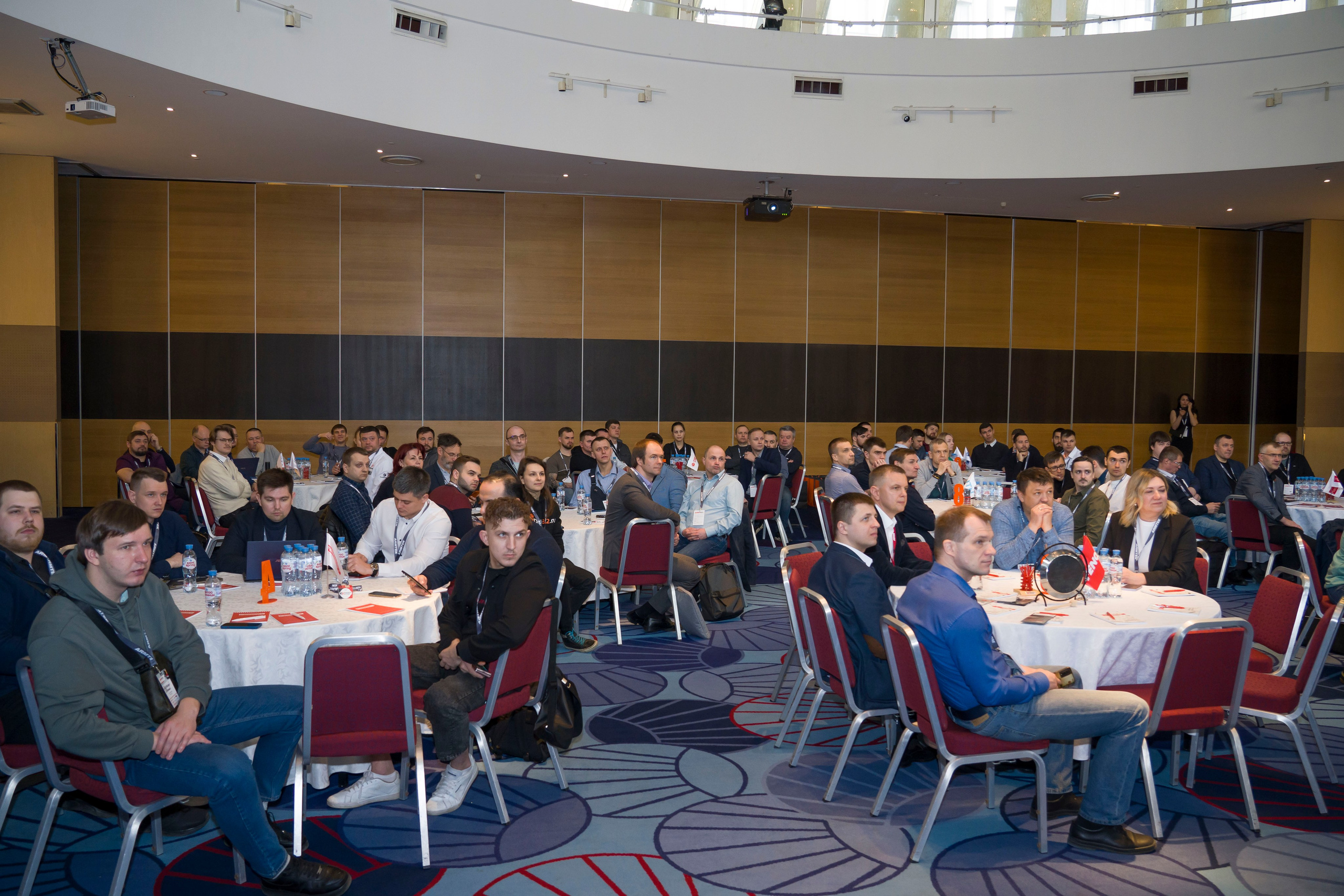 бизнес встреча форум конференция поставщиков и закупщиков автодилеров комплектующих автомобилей машин авто 