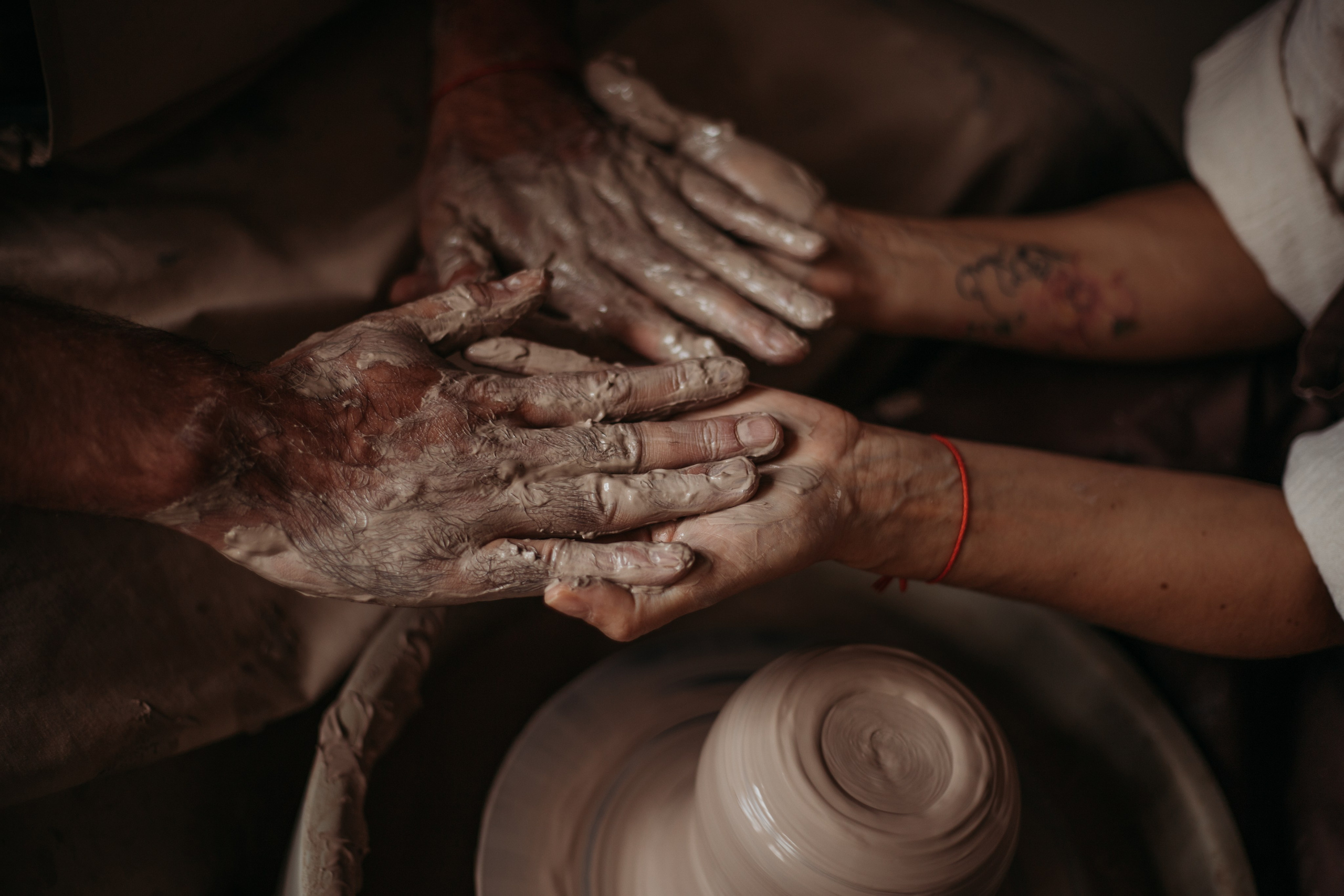 Свидание в гончарной. Венера Гайн. Репортажный фотограф  Тюмень. Обучение фотографии с 0