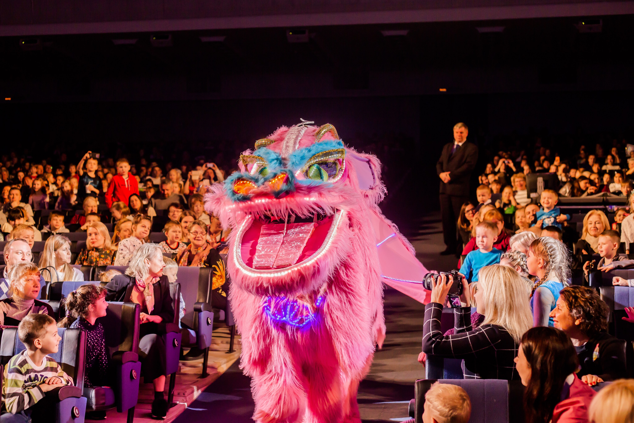 Репортаж — детская елка в БКЗ. Свадебный и семейный фотограф в Санкт-Петербурге Макеева Наталья