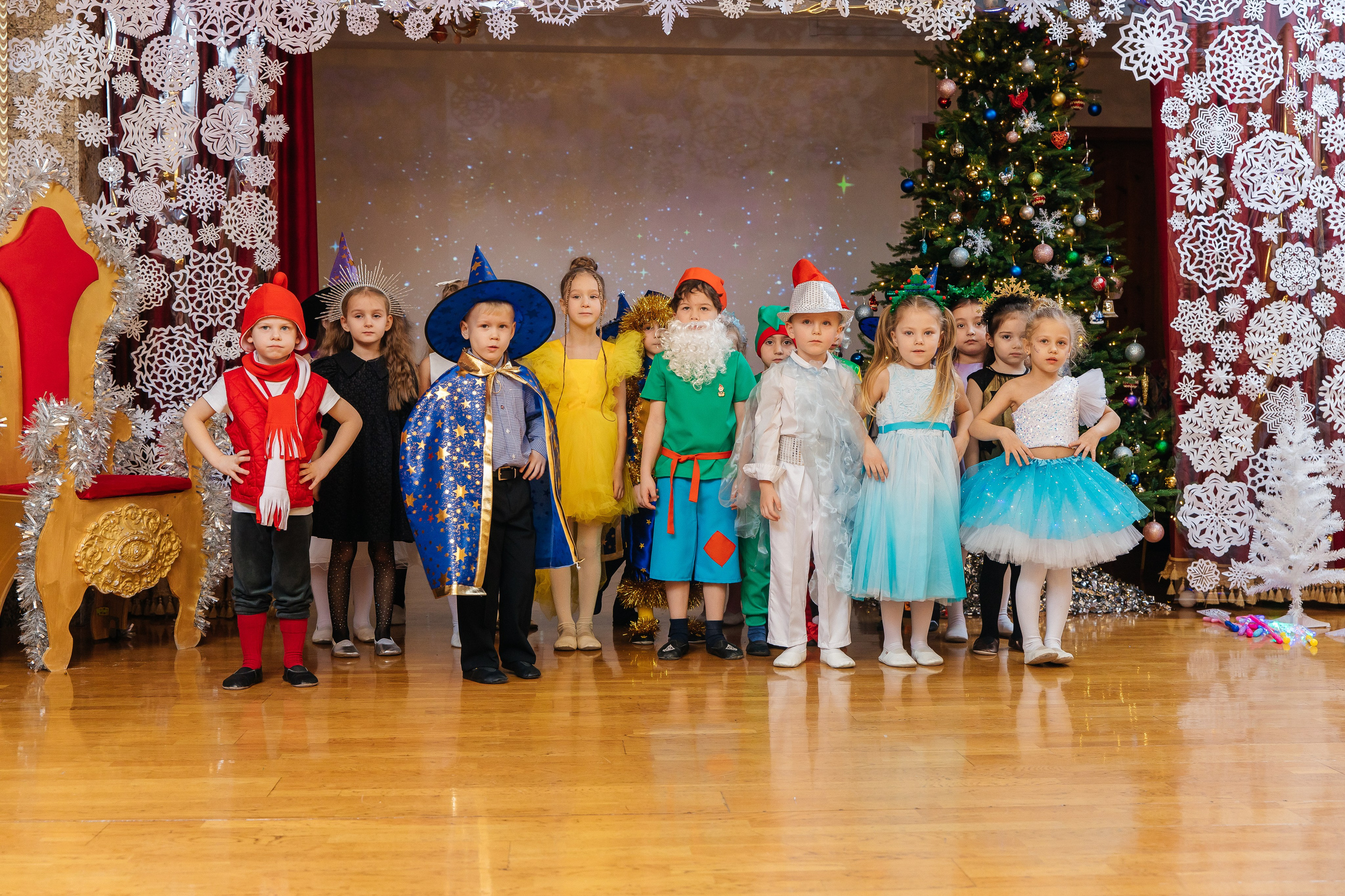Детский сад № 93 — Утренник (27.12.2024). Свадебный и семейный фотограф Крамар Наталья