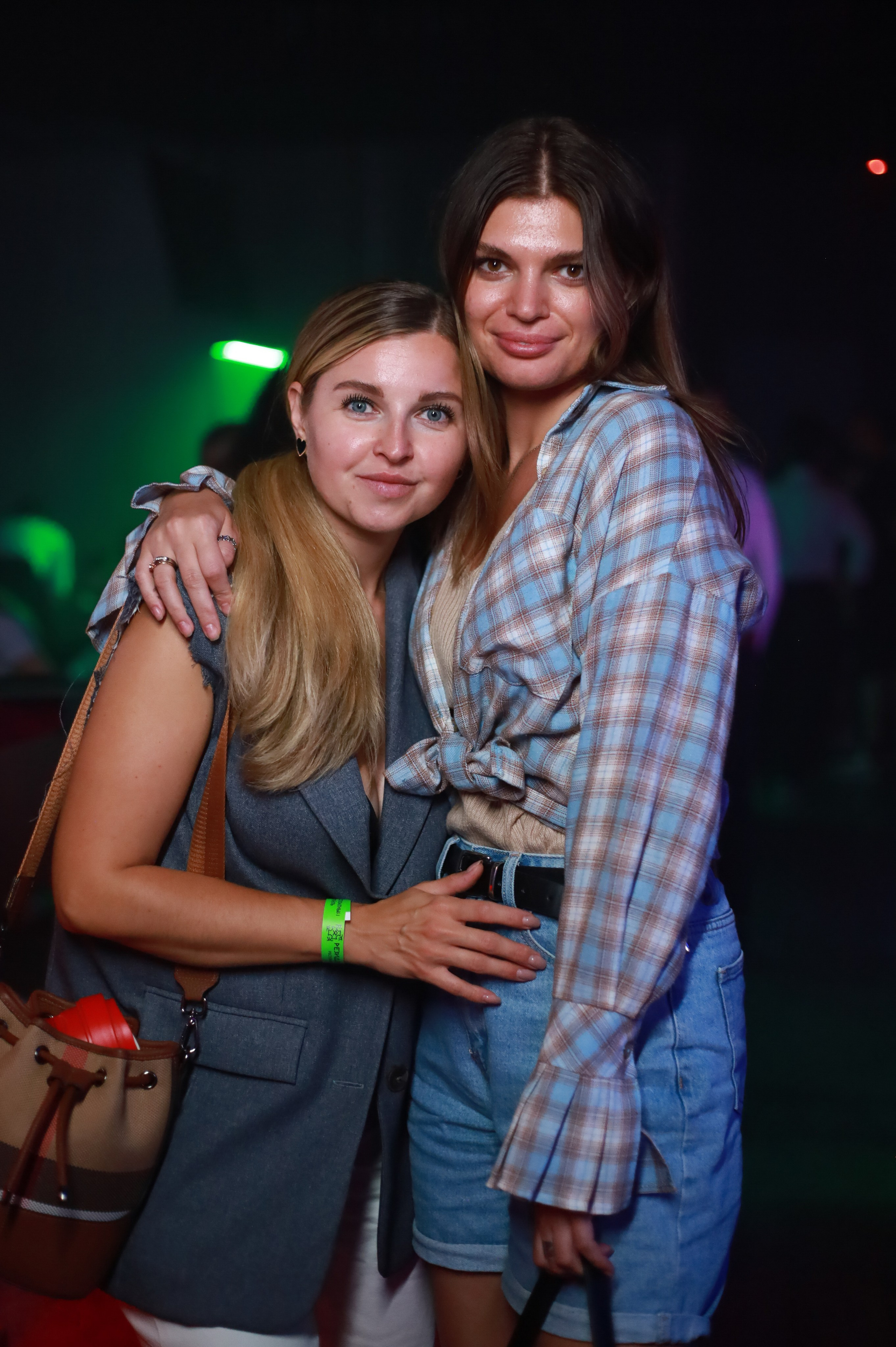 Клуб Резиденция лучшее. Контакты