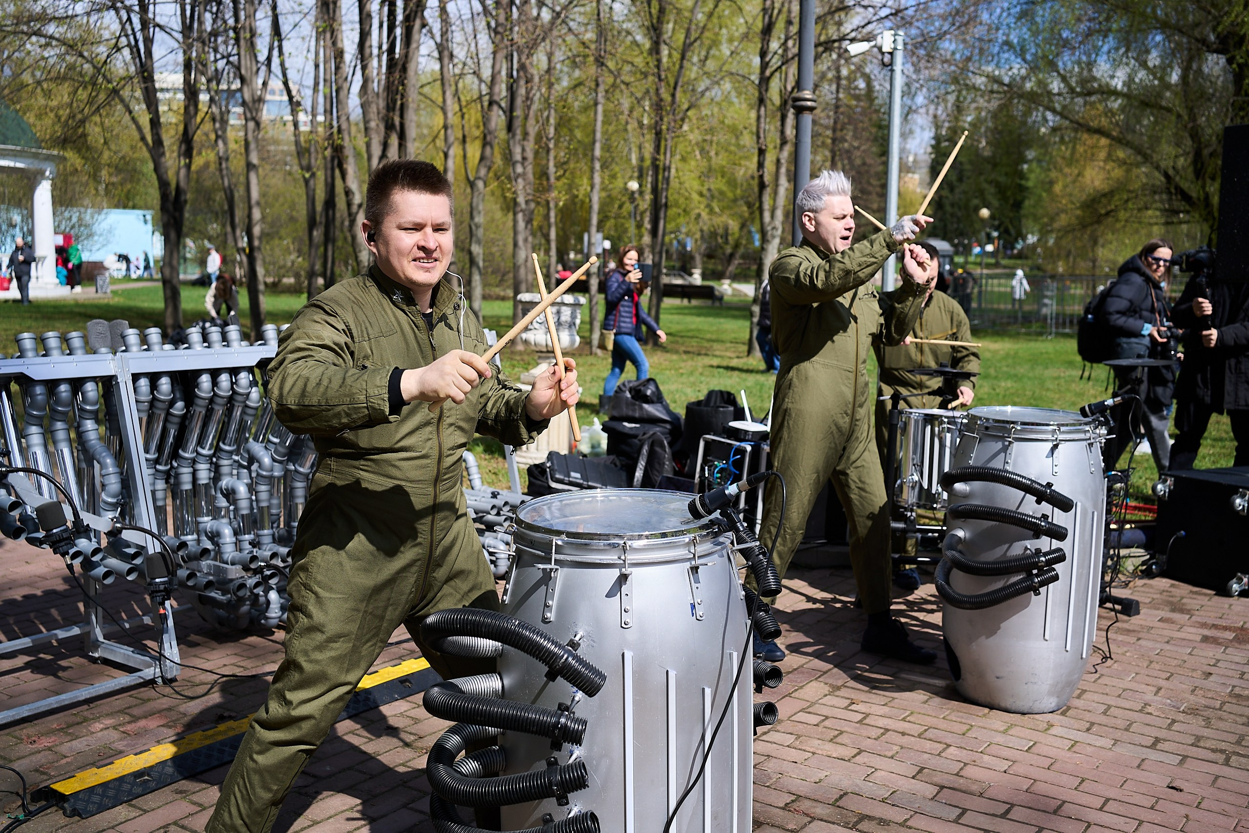 Субботник у Управления делами Мэра и Правительства Москвы. Фотограф и Видеограф в Москве. Олег Корушев