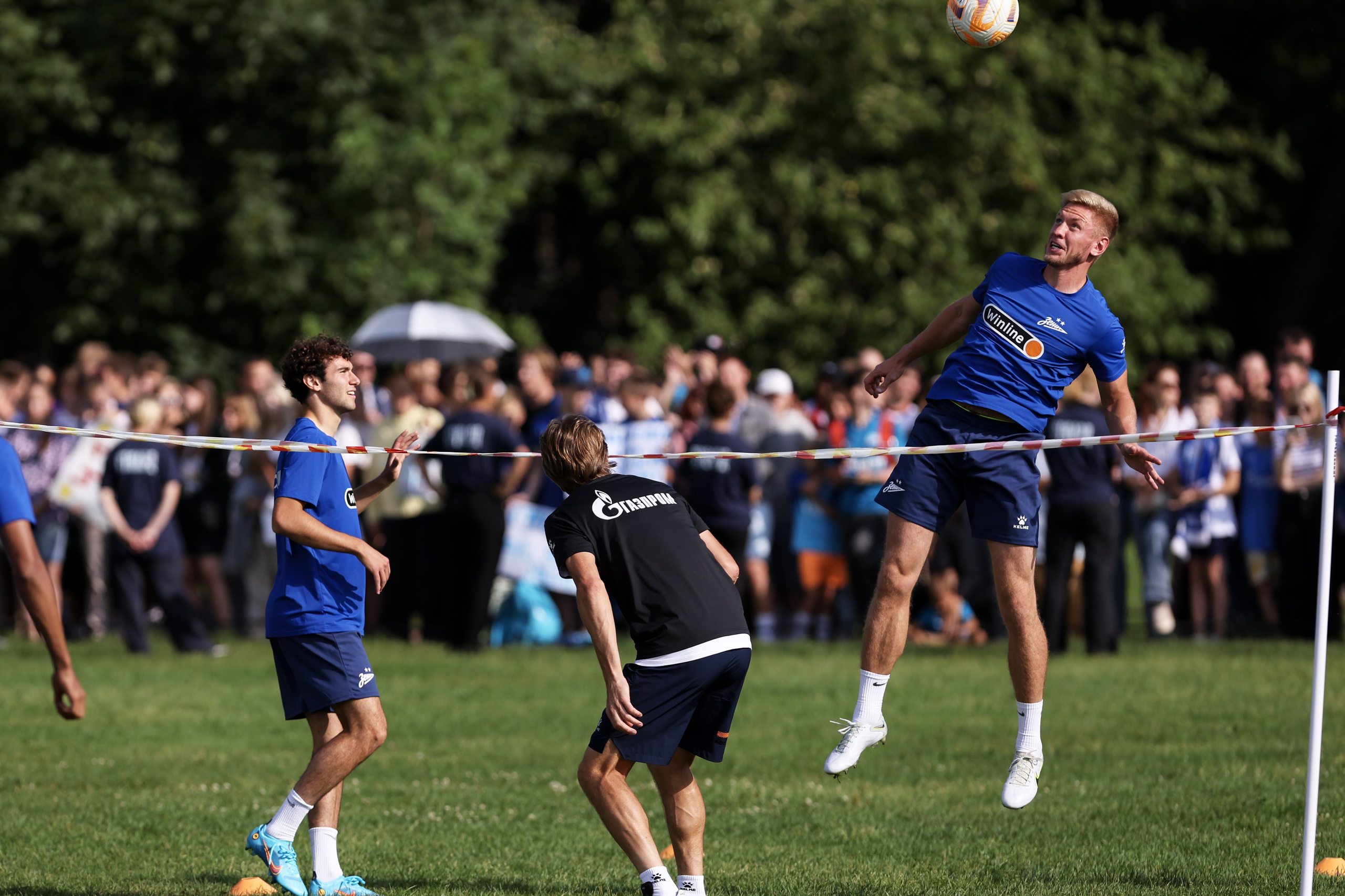 Открытая тренировка ФК «Зенит» Санкт-Петербург. Спортивный и репортажный фотограф Антон Тереханов