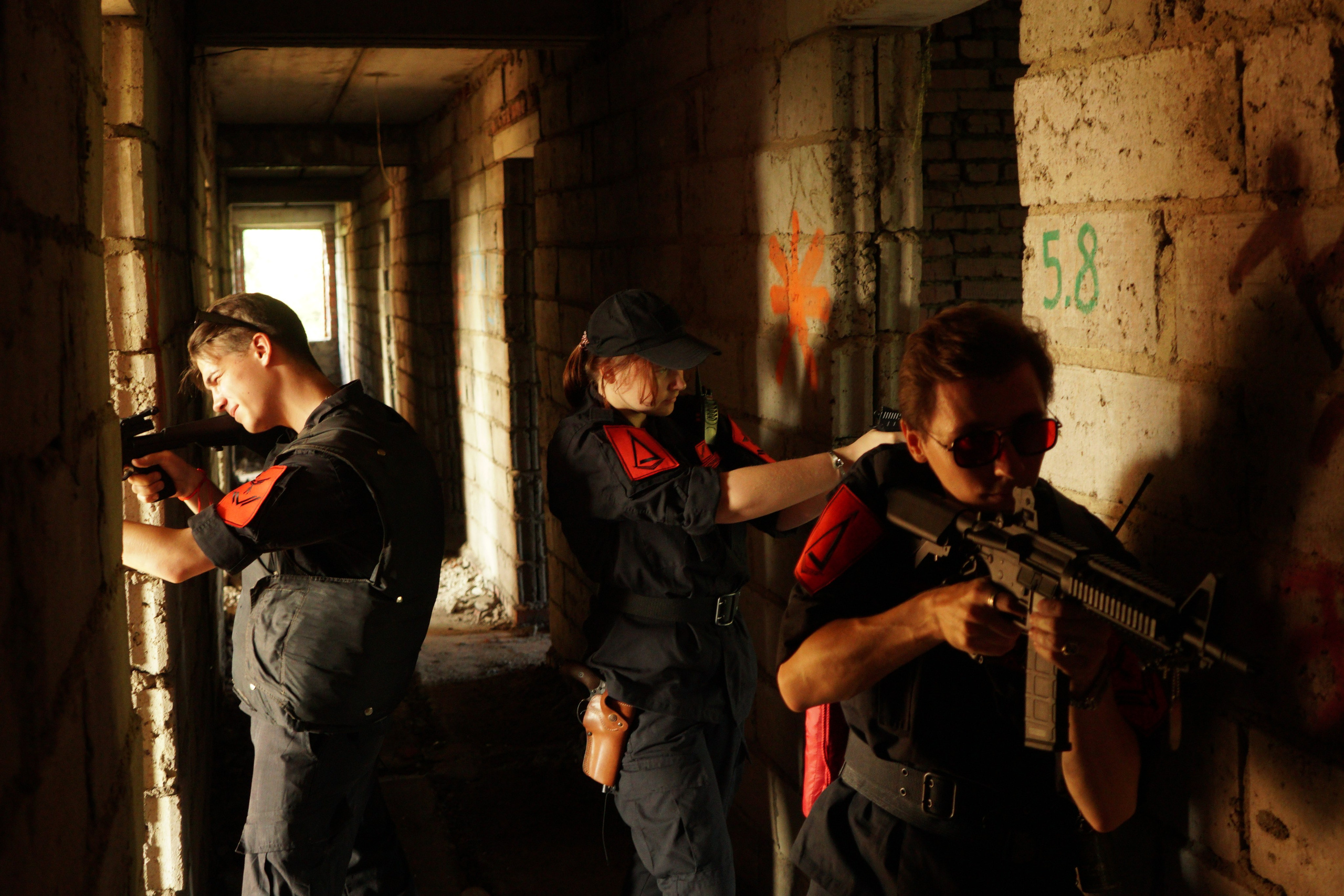 С оружием. Репортажный фотограф — Александр Пода