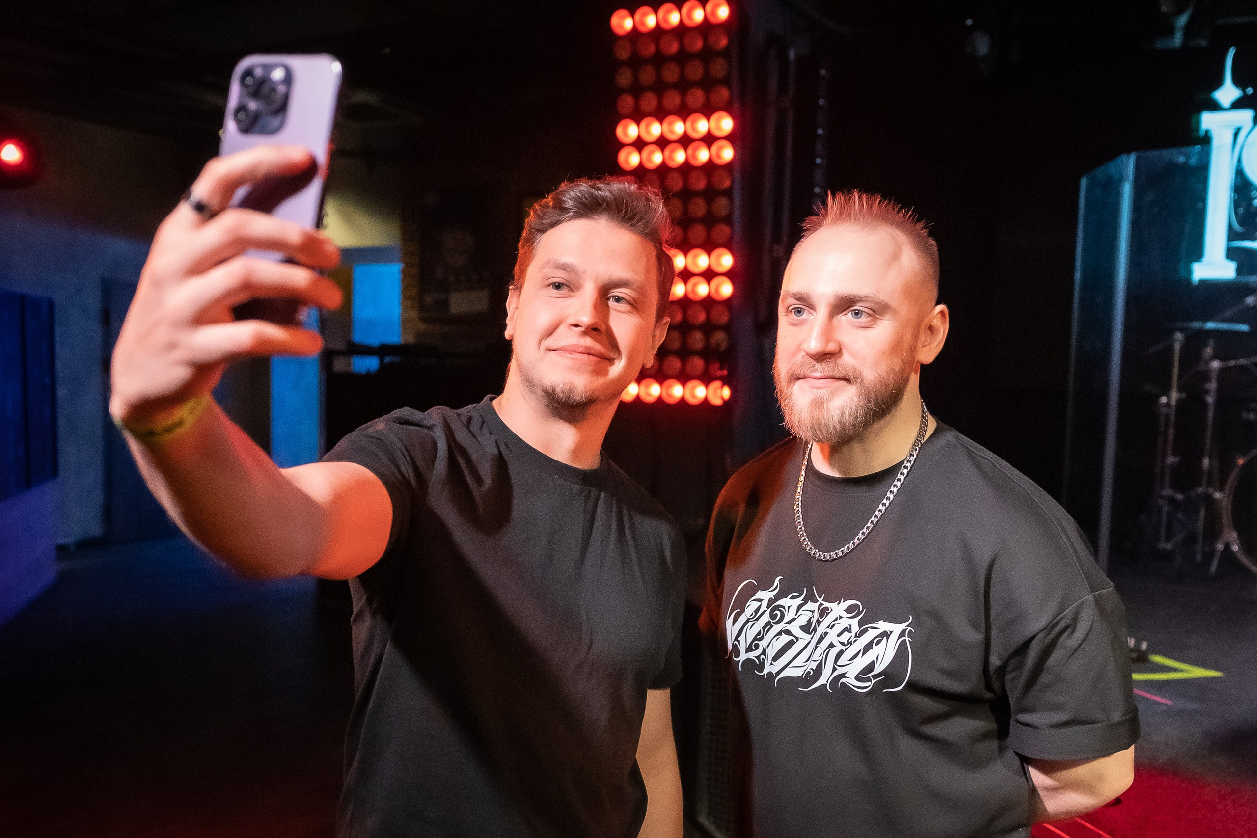 Концерт альтернатив метал группы iOSTRA в «Music bar Мумий Тролль» Москва. Фотограф Владимир Охрименко