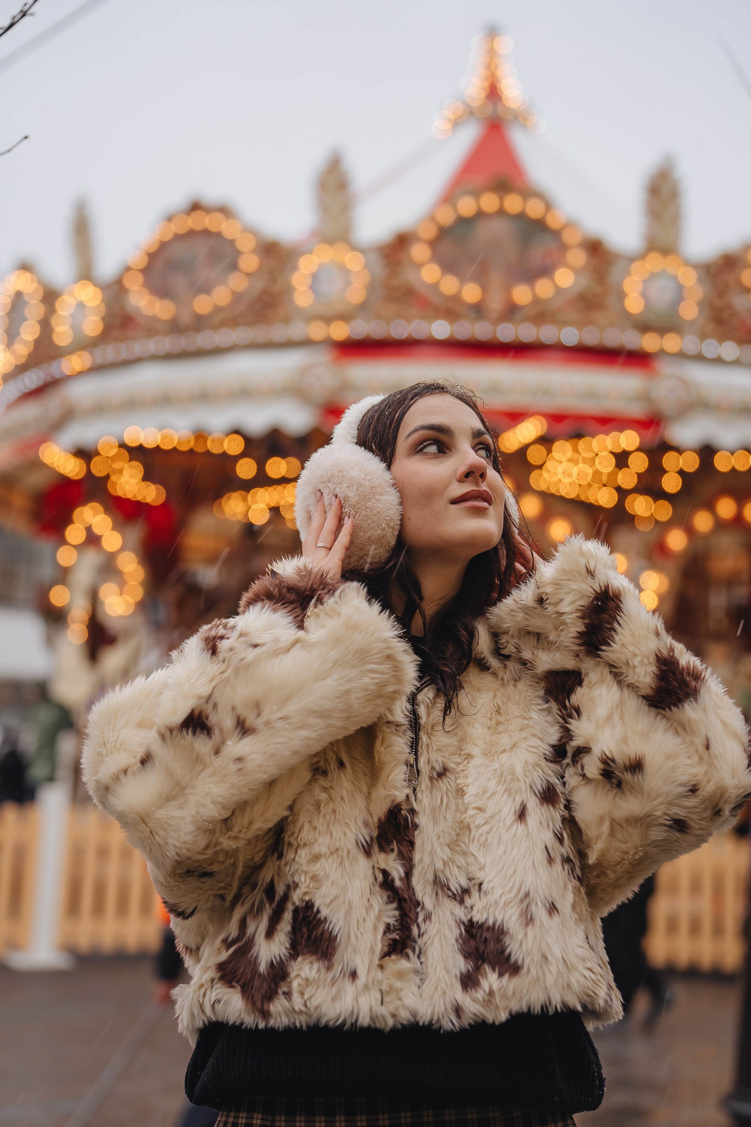 ПРОГУЛКА НА МАНЕЖНОЙ ПЛОЩАДИ ДЛЯ ДЕВУШКИ ПЕРЕД НОВЫМ ГОДОМ (НОВОГОДНЯЯ ФОТОСЕССИИЯ НА МАНЕЖНОЙ ПЛОЩАДИ). Профессиональный фотограф, Санкт-Петербург — Виктория Богомолова