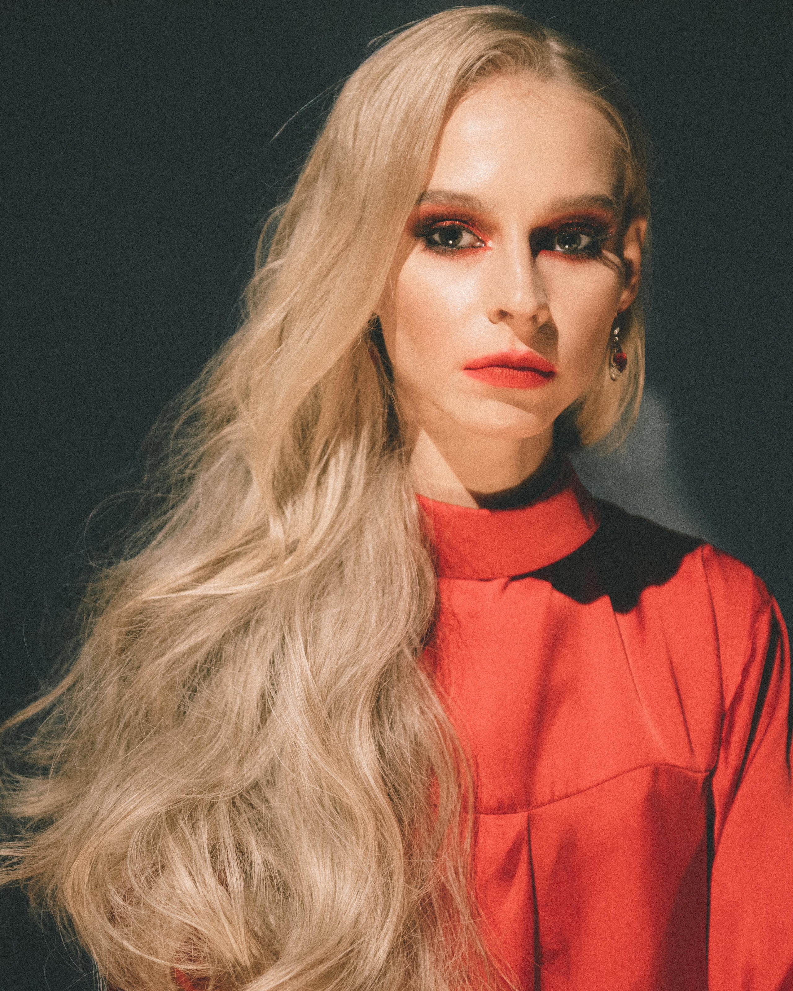 Red wind. Z H U R A V L E V