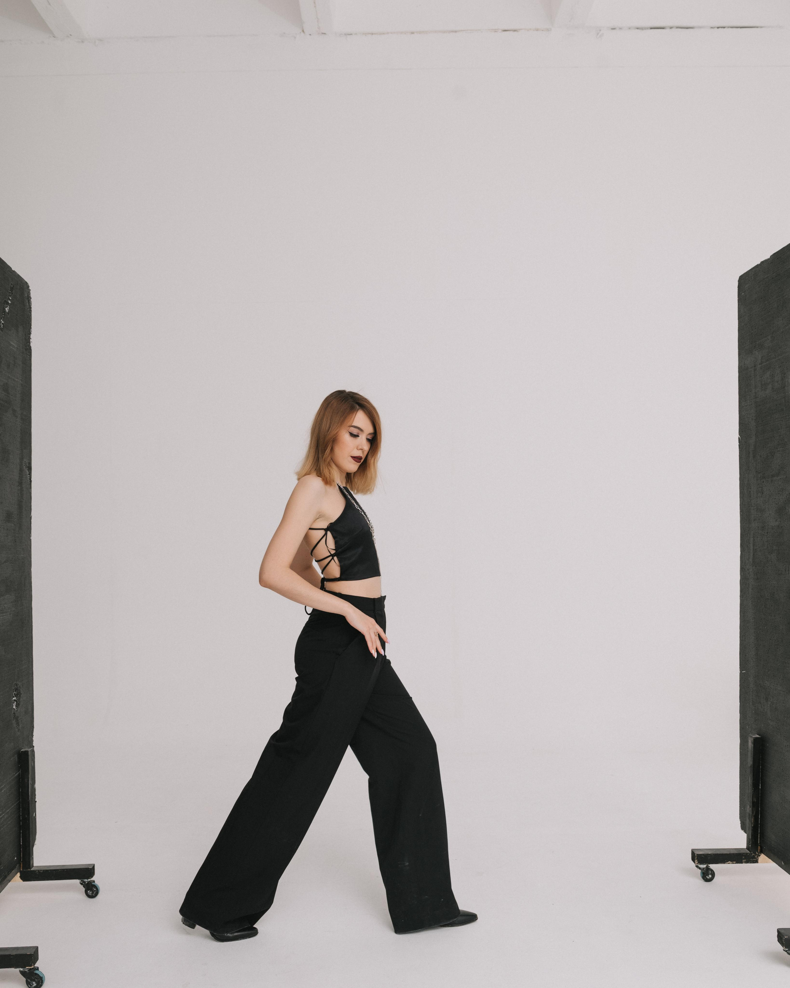 Юлия. Z H U R A V L E V