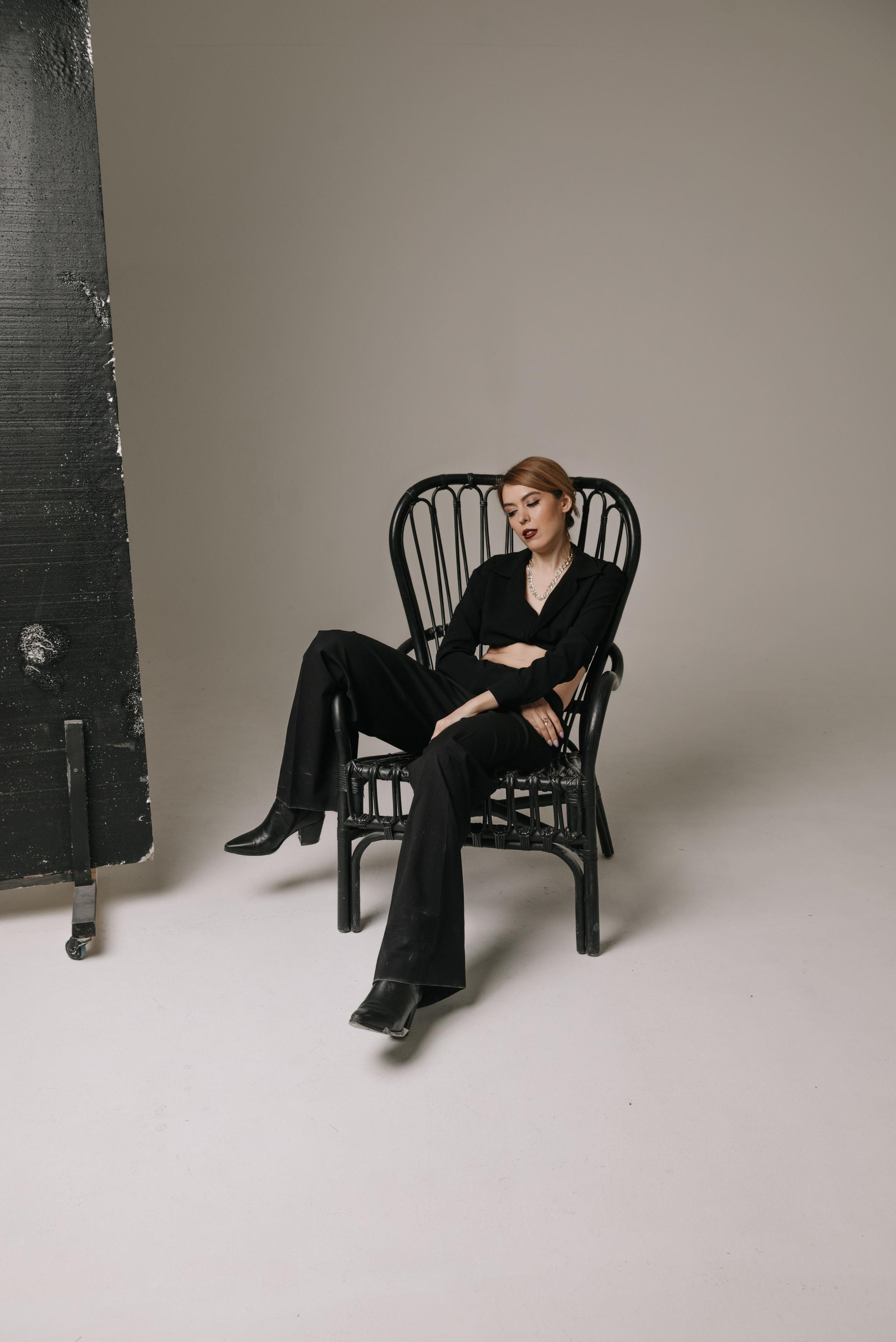 Юлия. Z H U R A V L E V