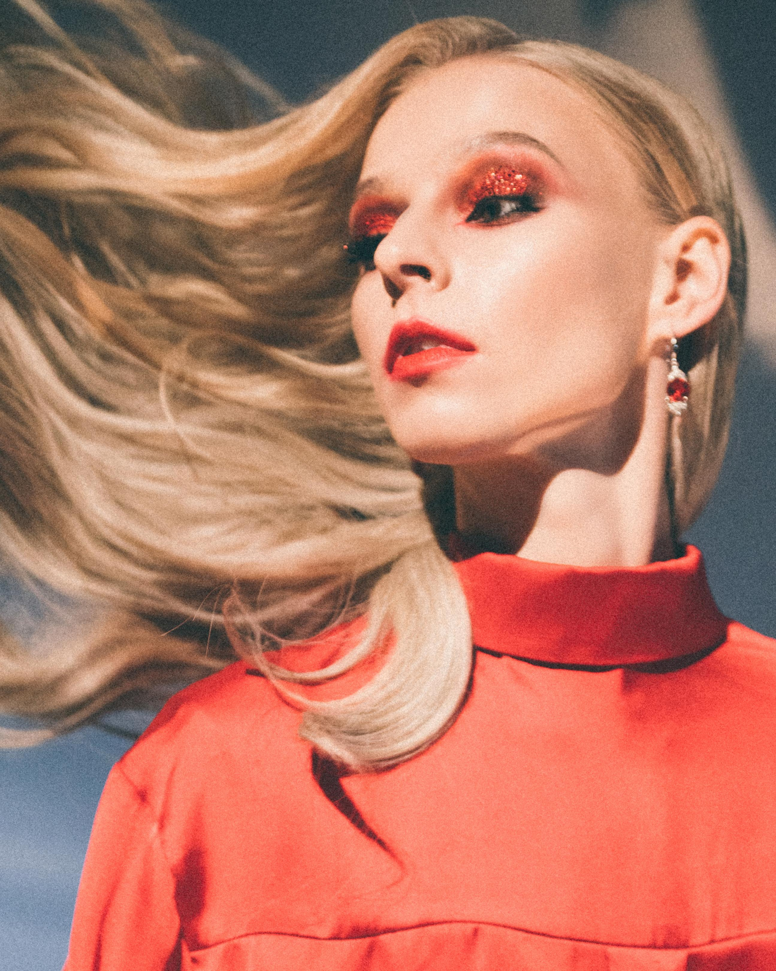 Red wind. Z H U R A V L E V