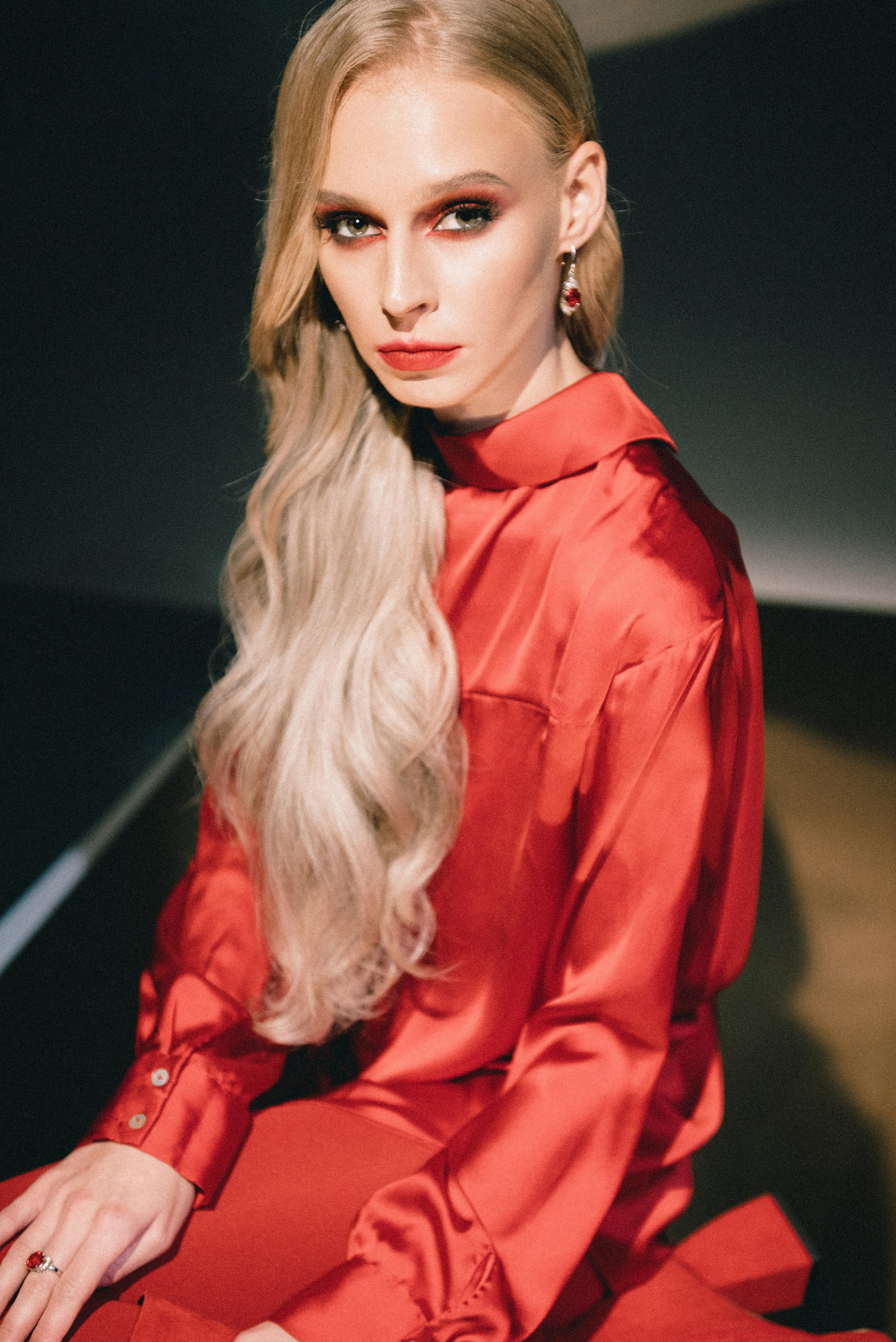 Red wind. Z H U R A V L E V