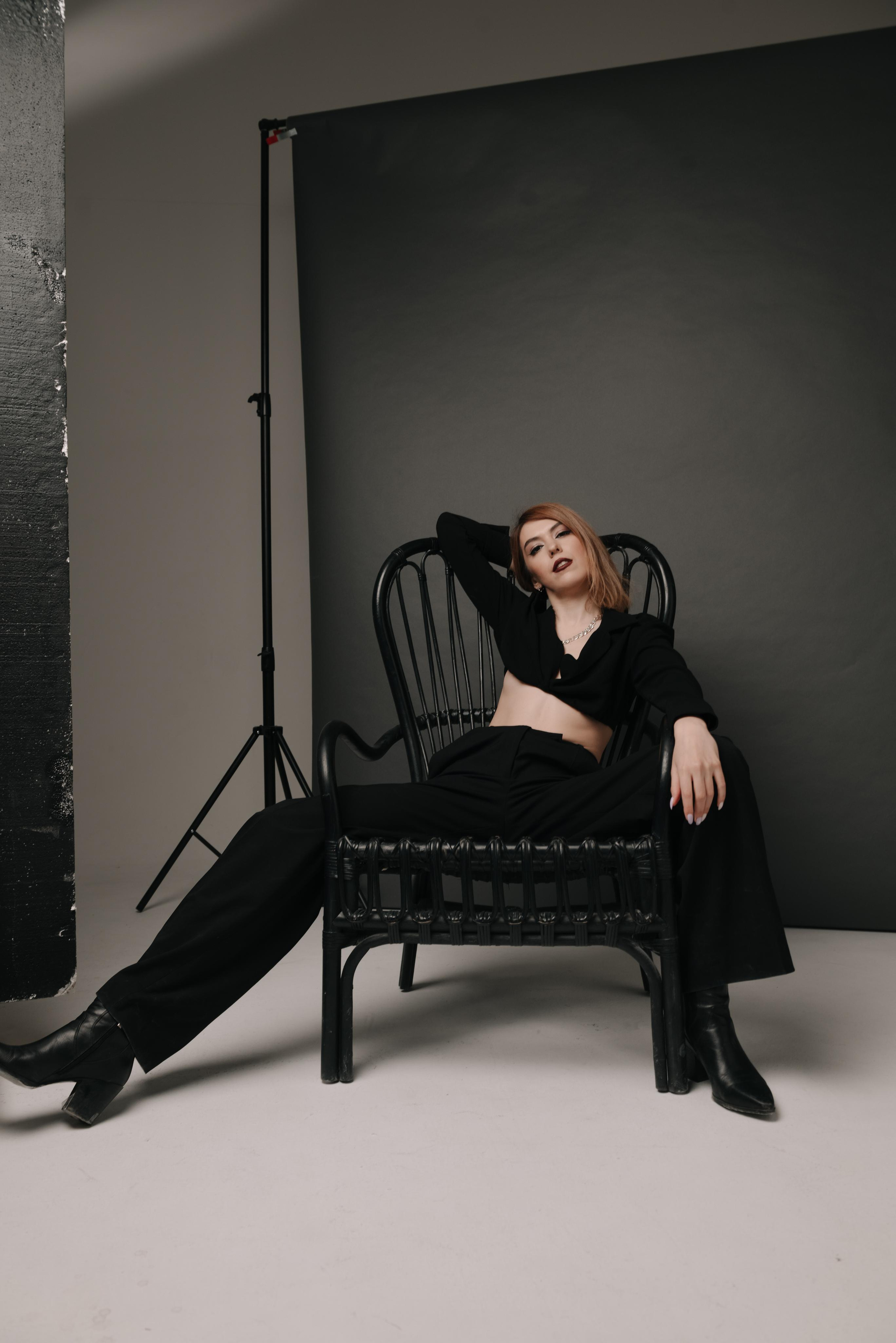 Юлия. Z H U R A V L E V